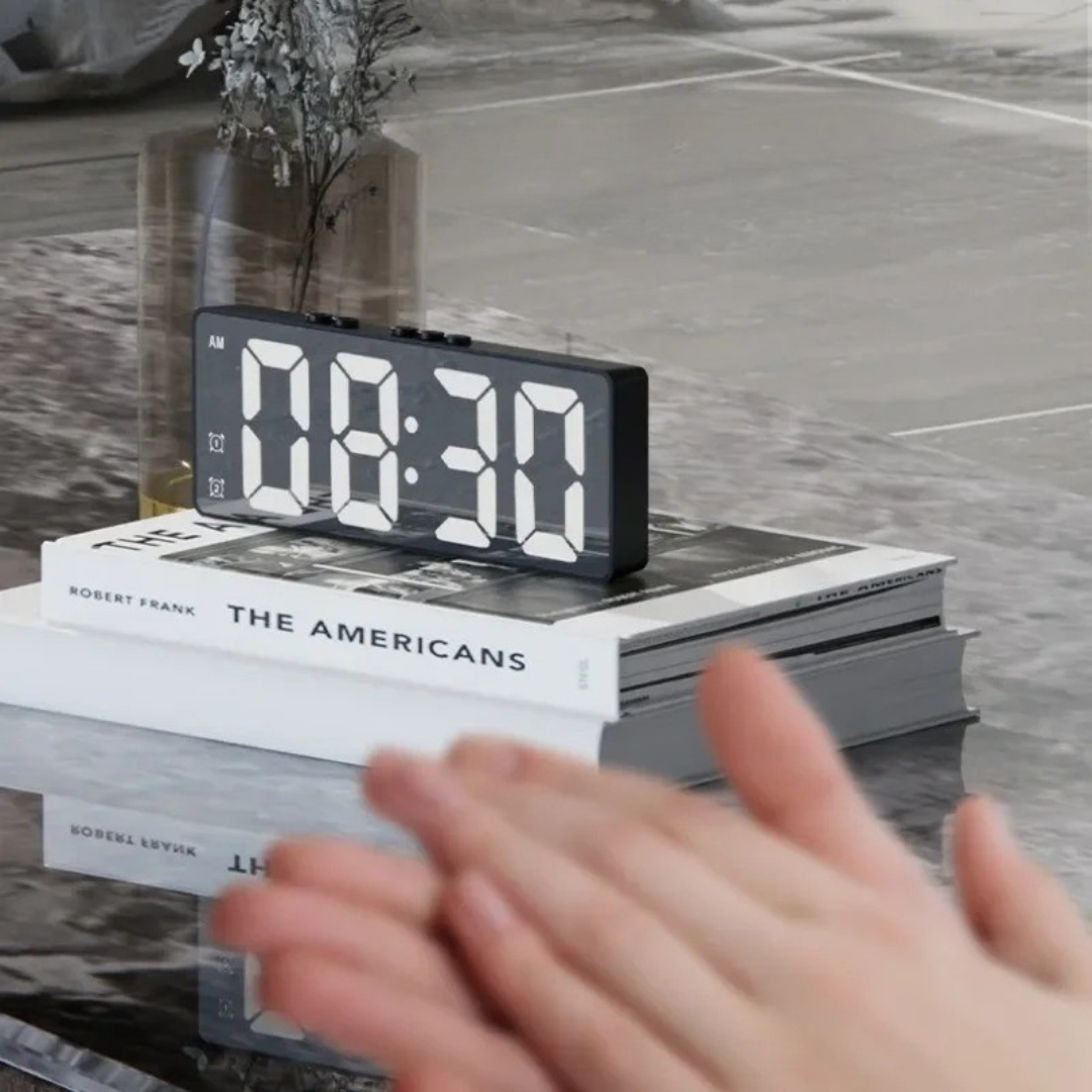 Nordspur | EchoGlow Large LED Mirror Alarm Clock