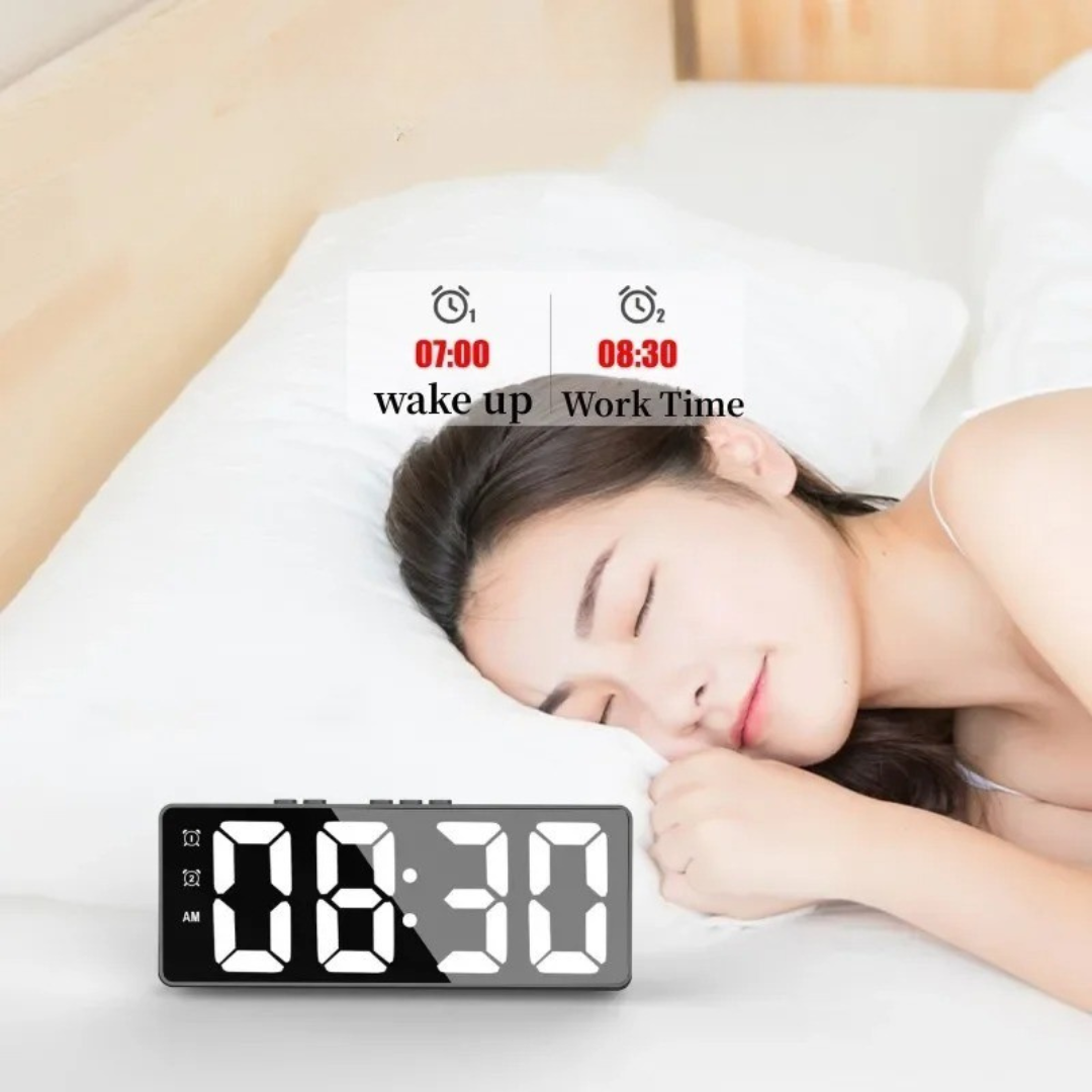 Nordspur | EchoGlow Large LED Mirror Alarm Clock