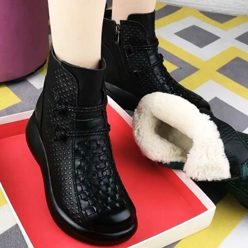Women's Leather Boots, Warm and Modern for Winter 2026