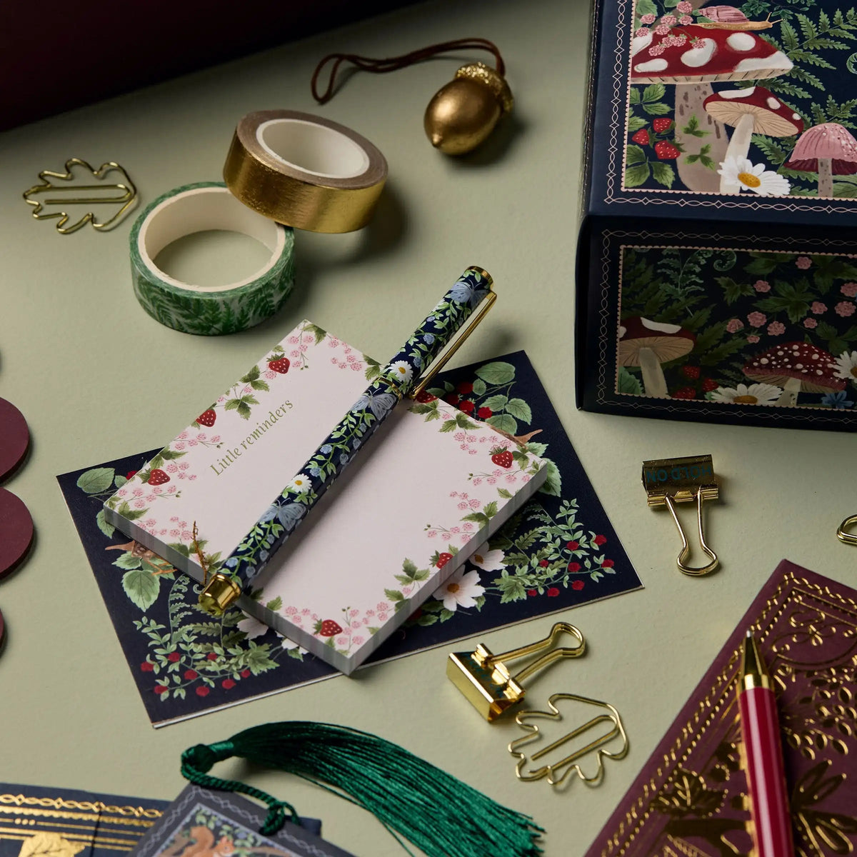 Advent Calendar for Creatives with 24 Stationery Surprises
