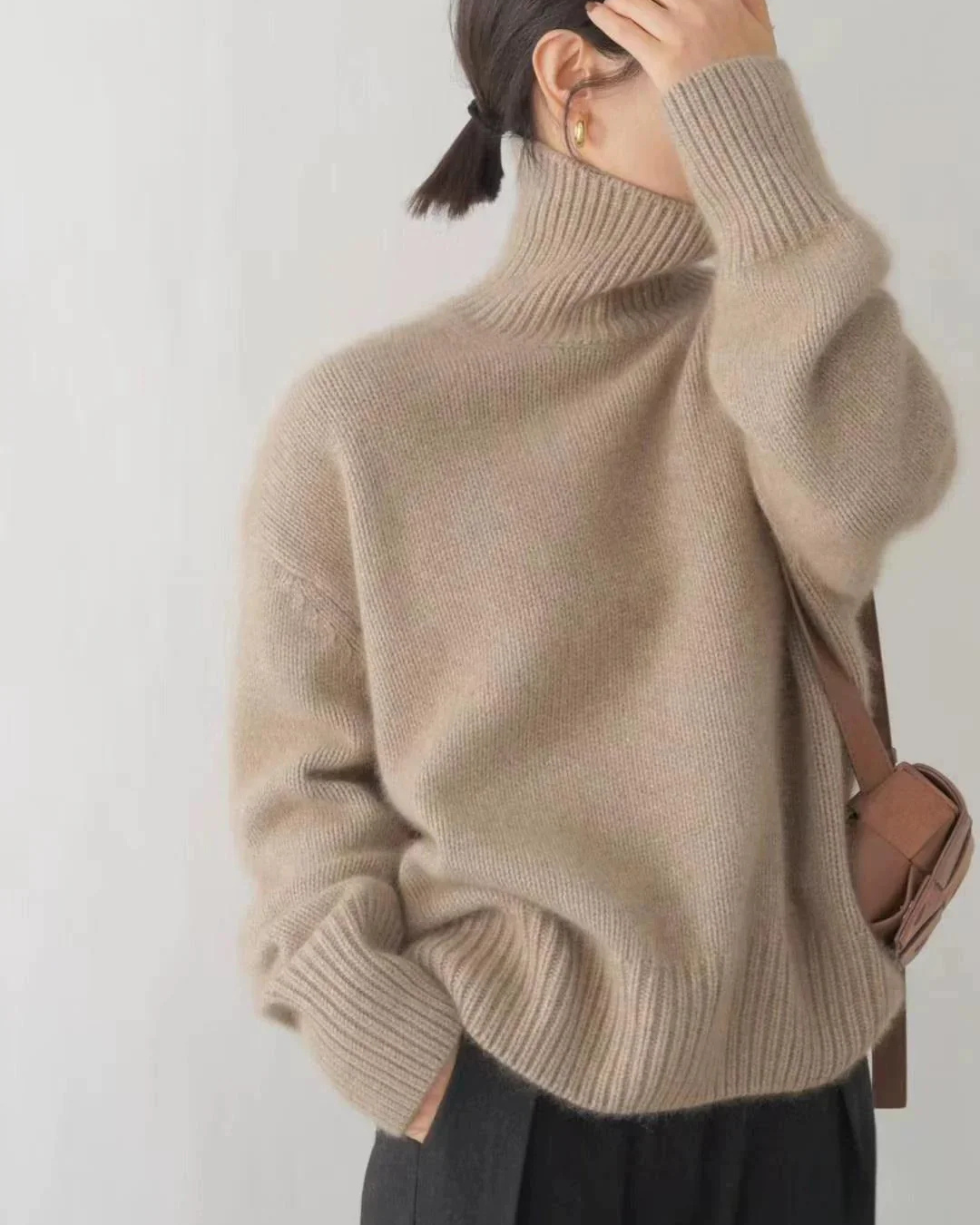 Amelia Cashmere Turtleneck Top Luxurious Black or White