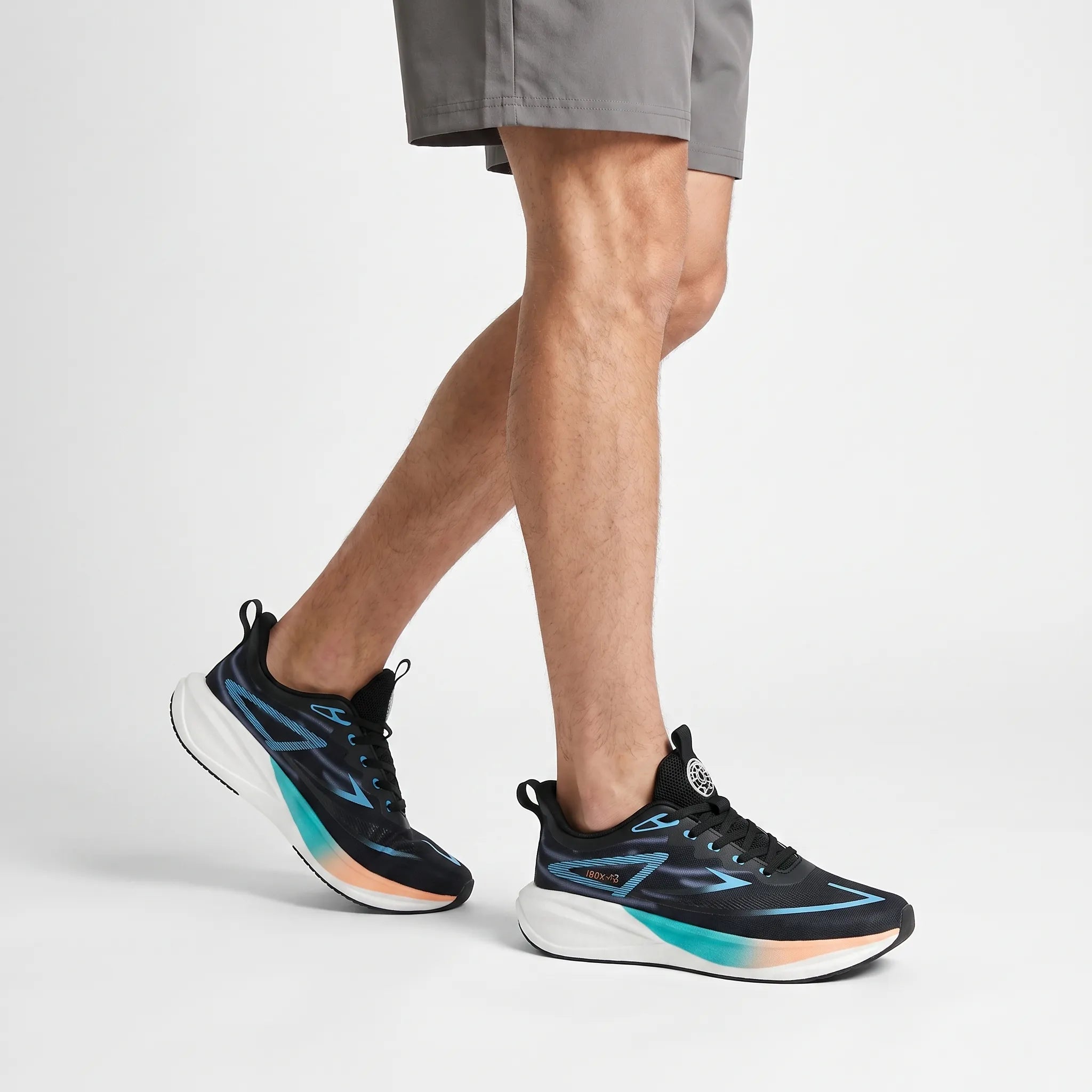 Nordspur | Aevon Cushioned Low-Top Running Shoes