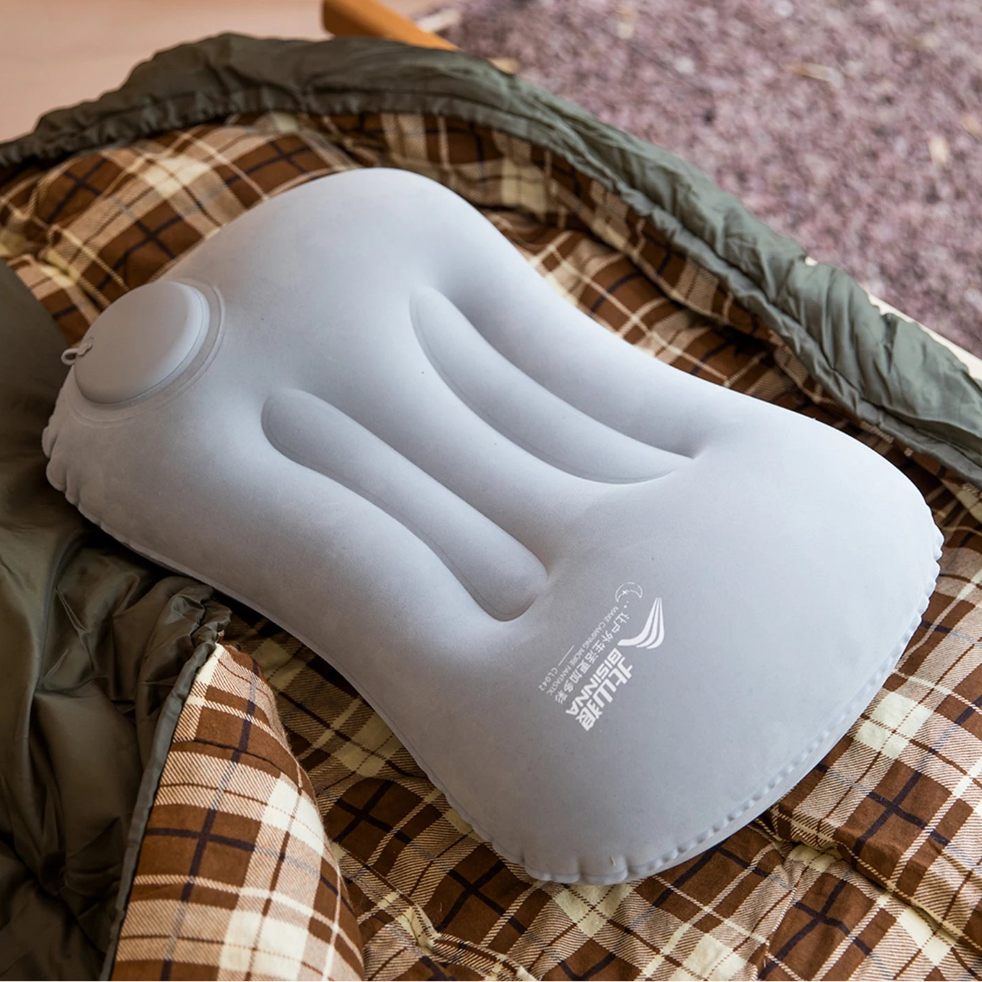 Nordspur | AirLoom Inflatable Travel Pillow Design