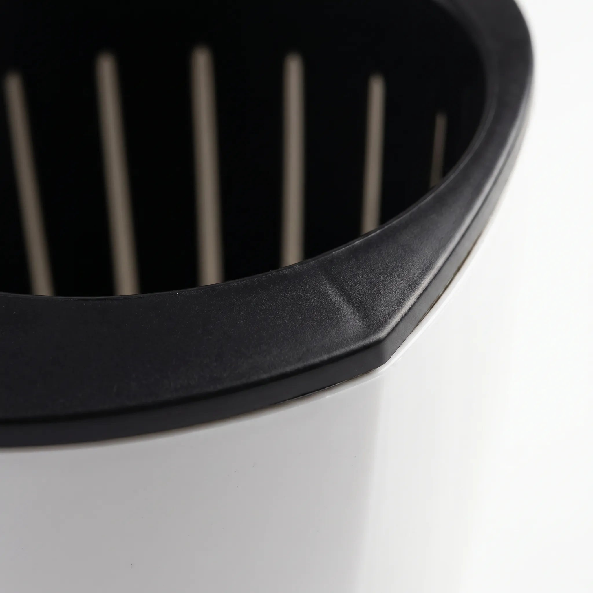 Nordspur | Arovio Wall-Mounted Plastic Planter