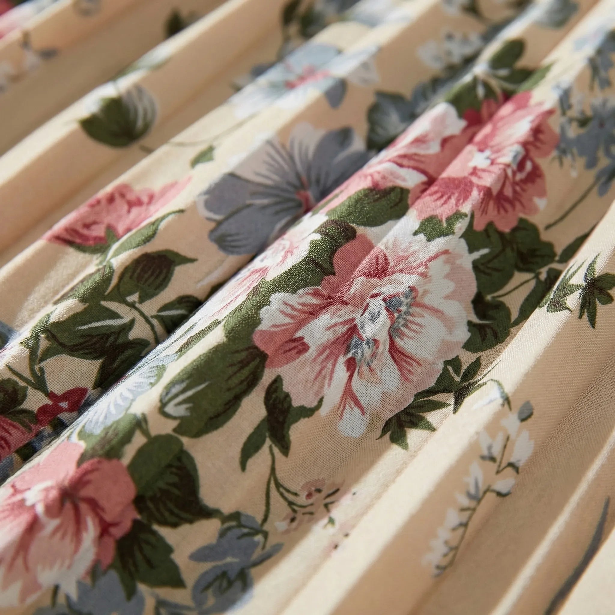 Nordspur | Blossara Retro Floral Pleated Midi Dress