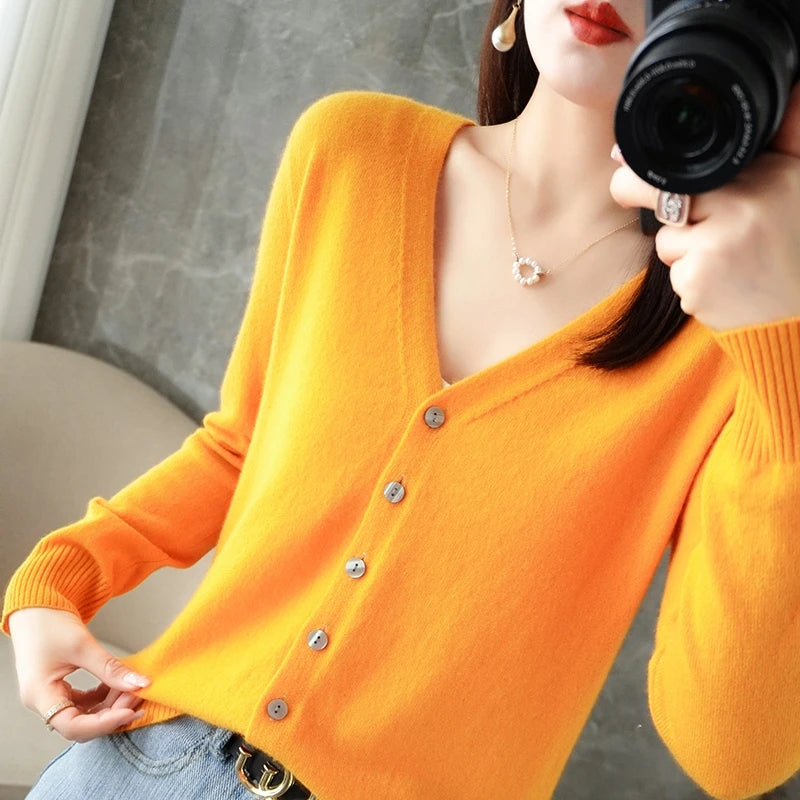 Nordspur | Cardea V-Neck Button Cardigan