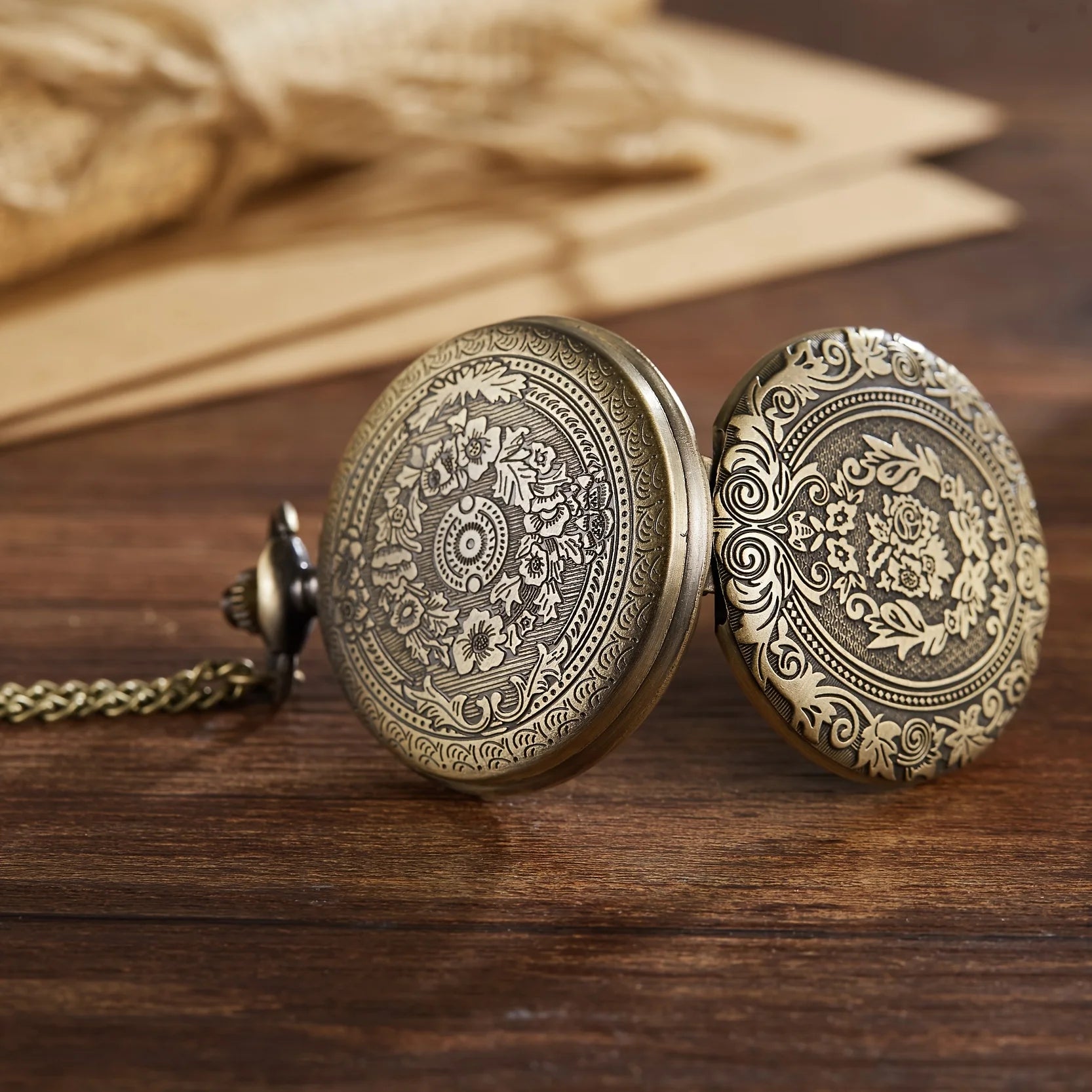 Nordspur | Chronavault Retro Carved Flip Pocket Watch