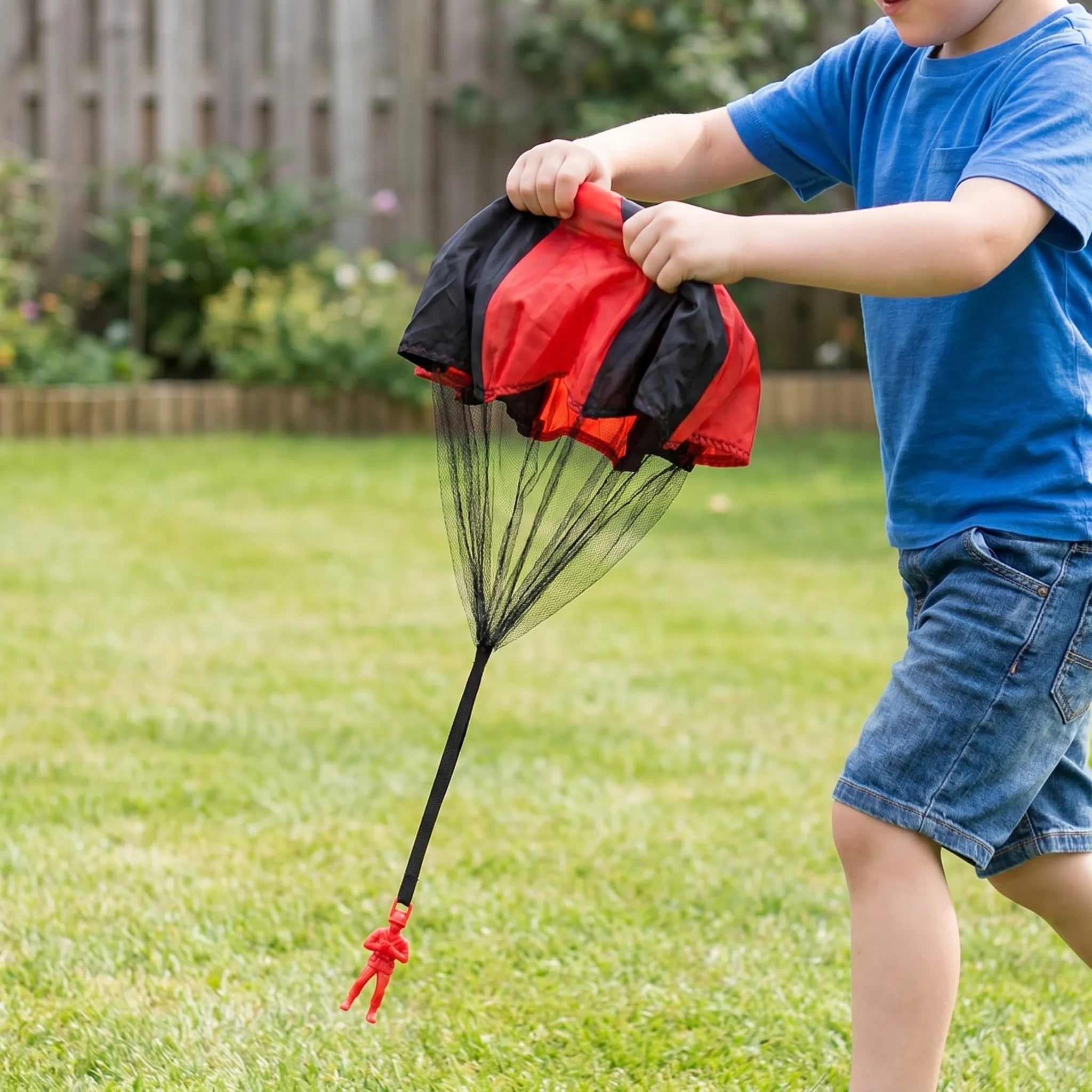 Nordspur | Chutex Hand-Throw Parachute Toy