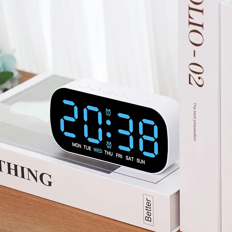 Nordspur | Dayrise USB Powered LED Alarm Clock