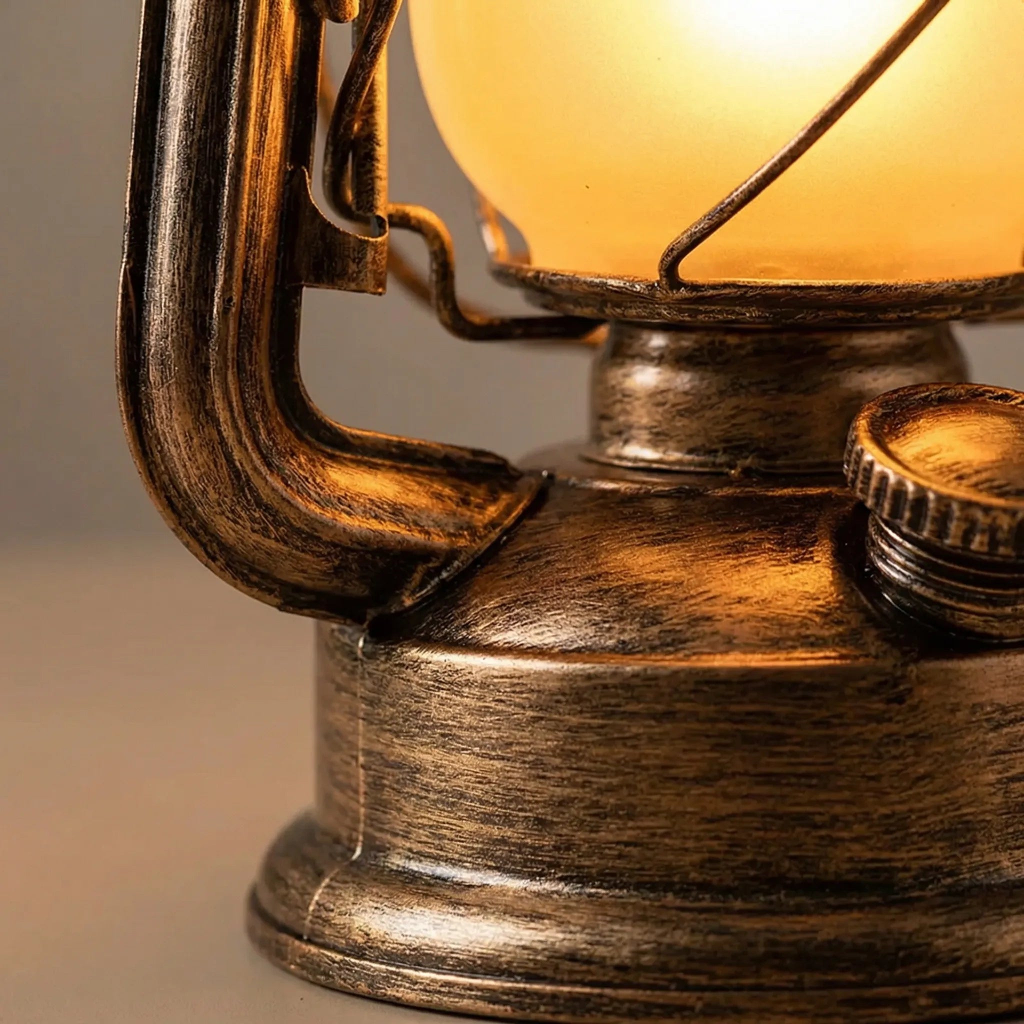 Nordspur | Flambourne Vintage-Style Rechargeable Flame-Effect Lantern