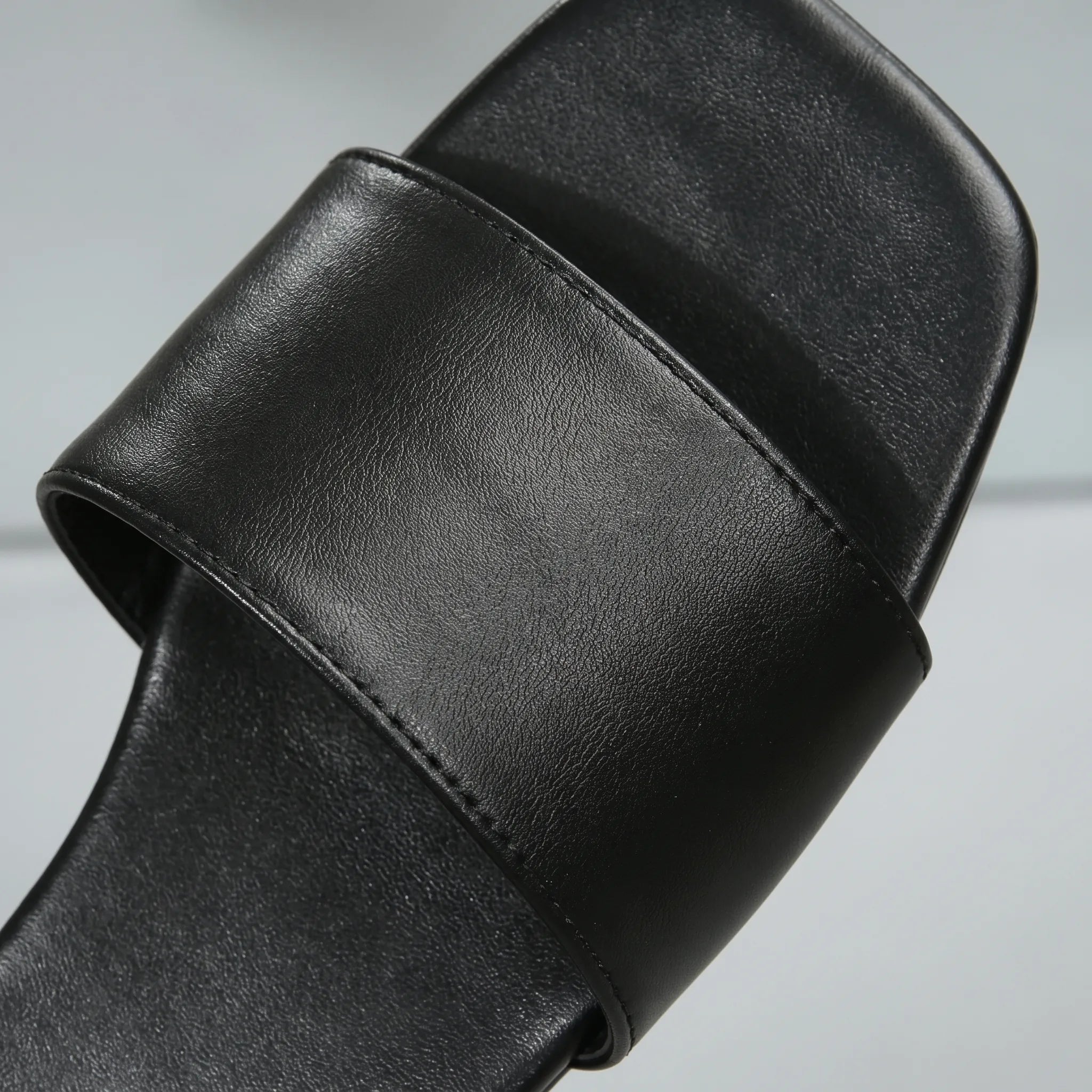 Nordspur | Glidea Minimalist Square Toe Slide Sandals