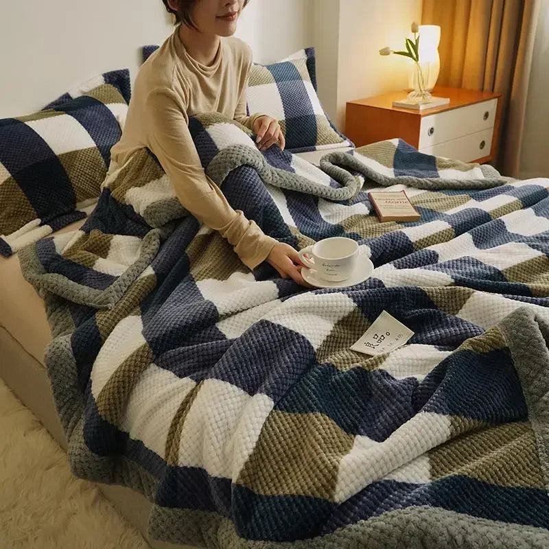 Nordspur | Knitted Chenille Throw Blanket