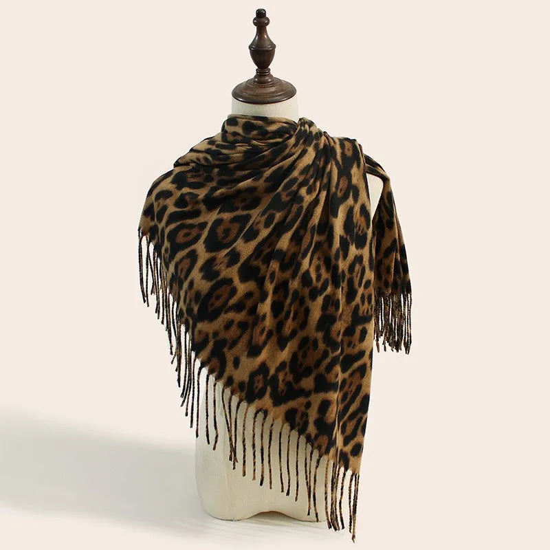 Nordspur | Leopard Print Winter Shawl