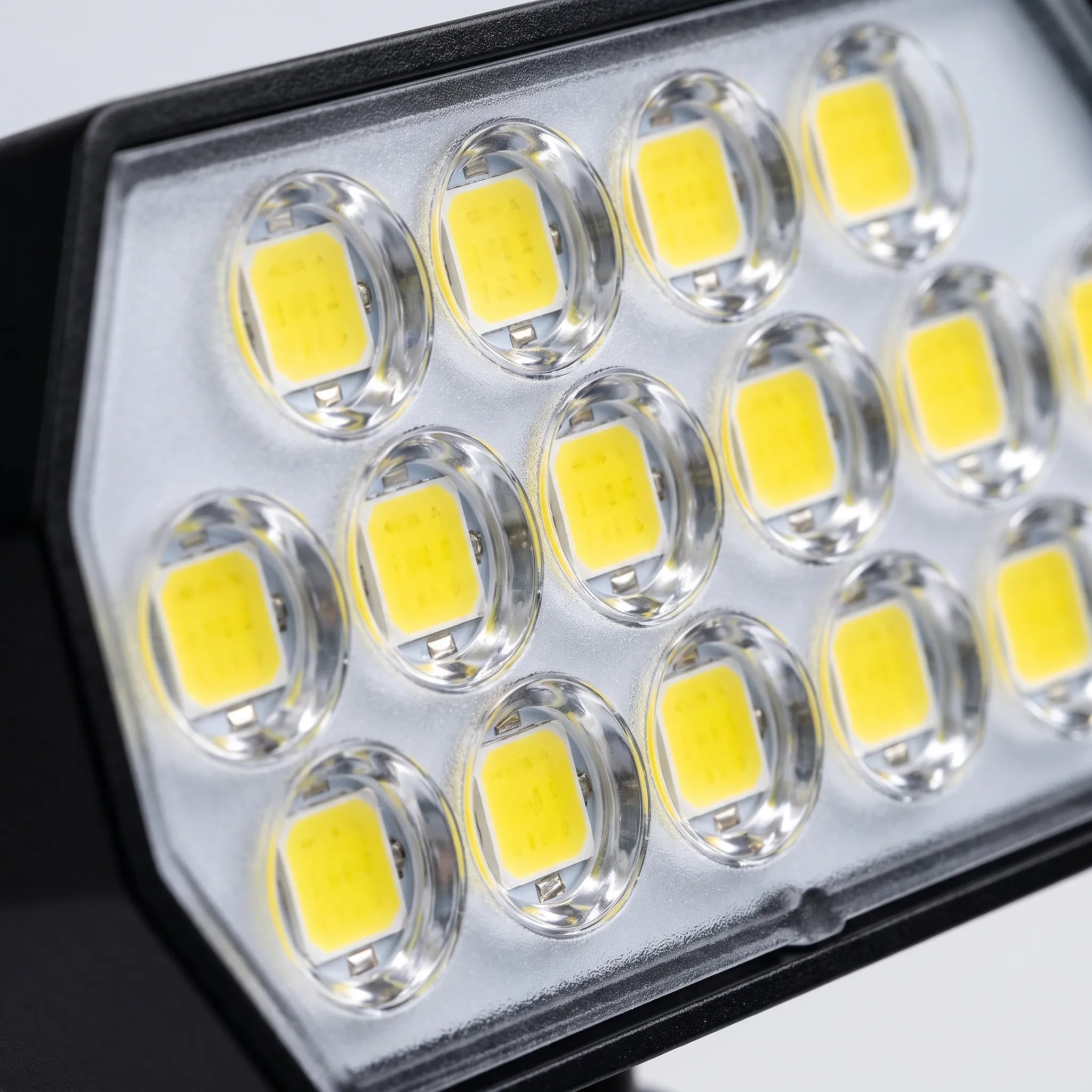 Nordspur | Lumiscapa Adjustable Outdoor Solar Powered Landscape Spotlights