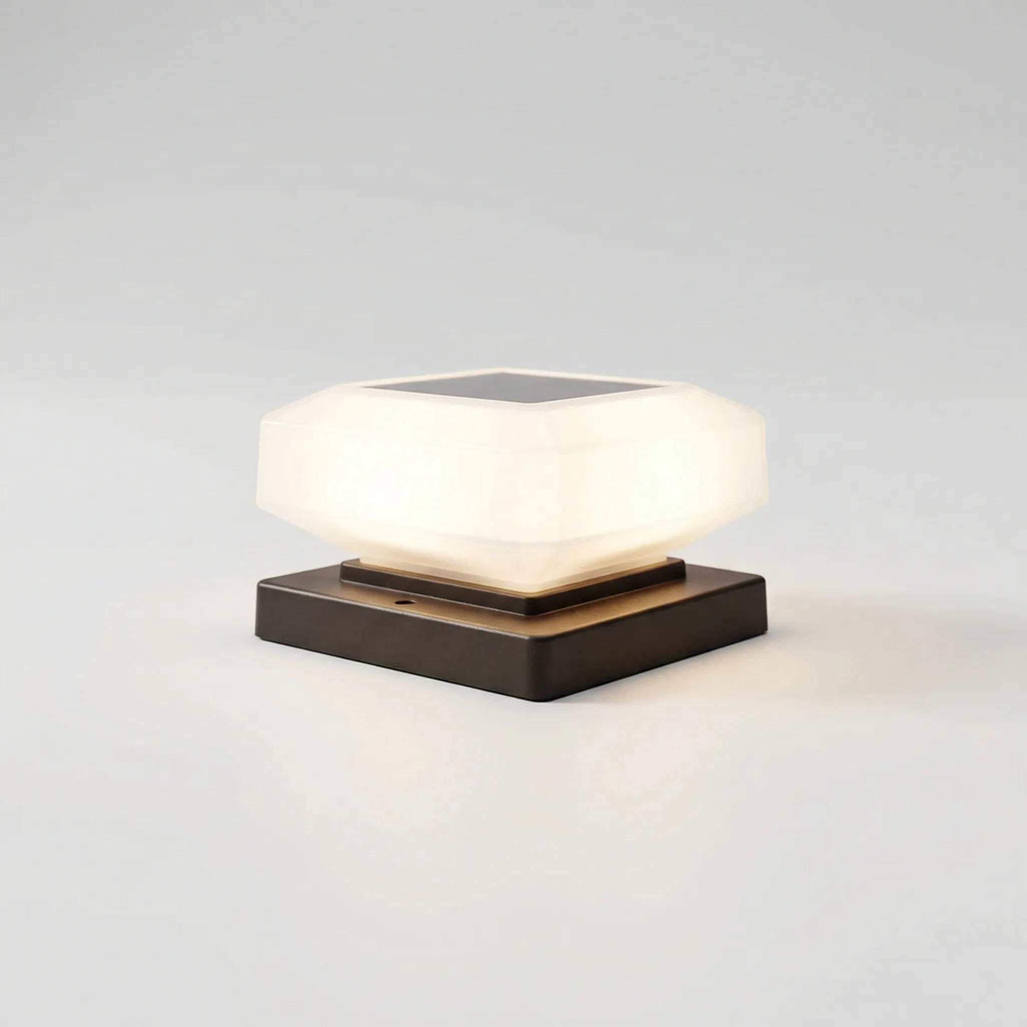 Nordspur | Lumivane Solar-Powered Outdoor Post Cap Light