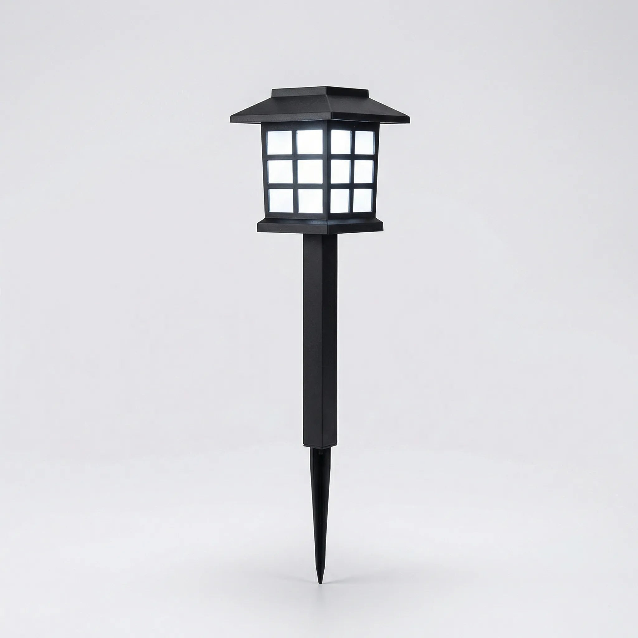 Nordspur | Lumivara Solar-Powered Stake Pathway Lantern