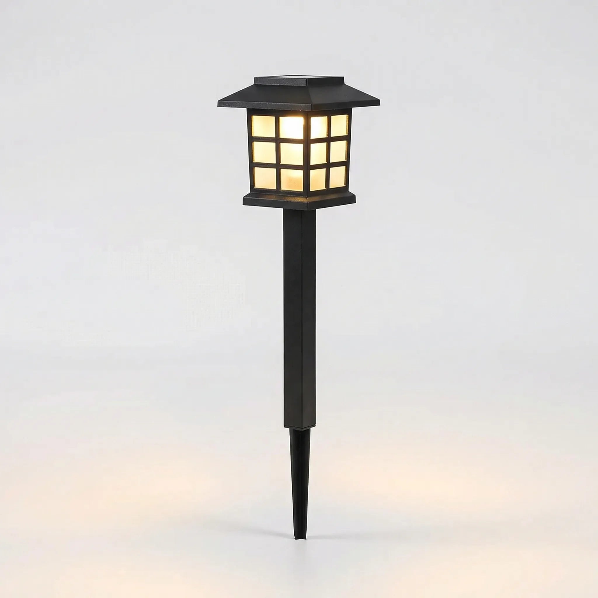 Nordspur | Lumivara Solar-Powered Stake Pathway Lantern