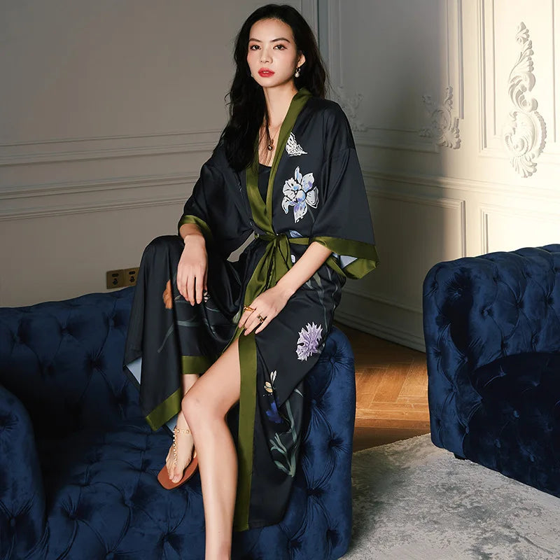 Nordspur | Lunafleur Long Floral Kimono Robe