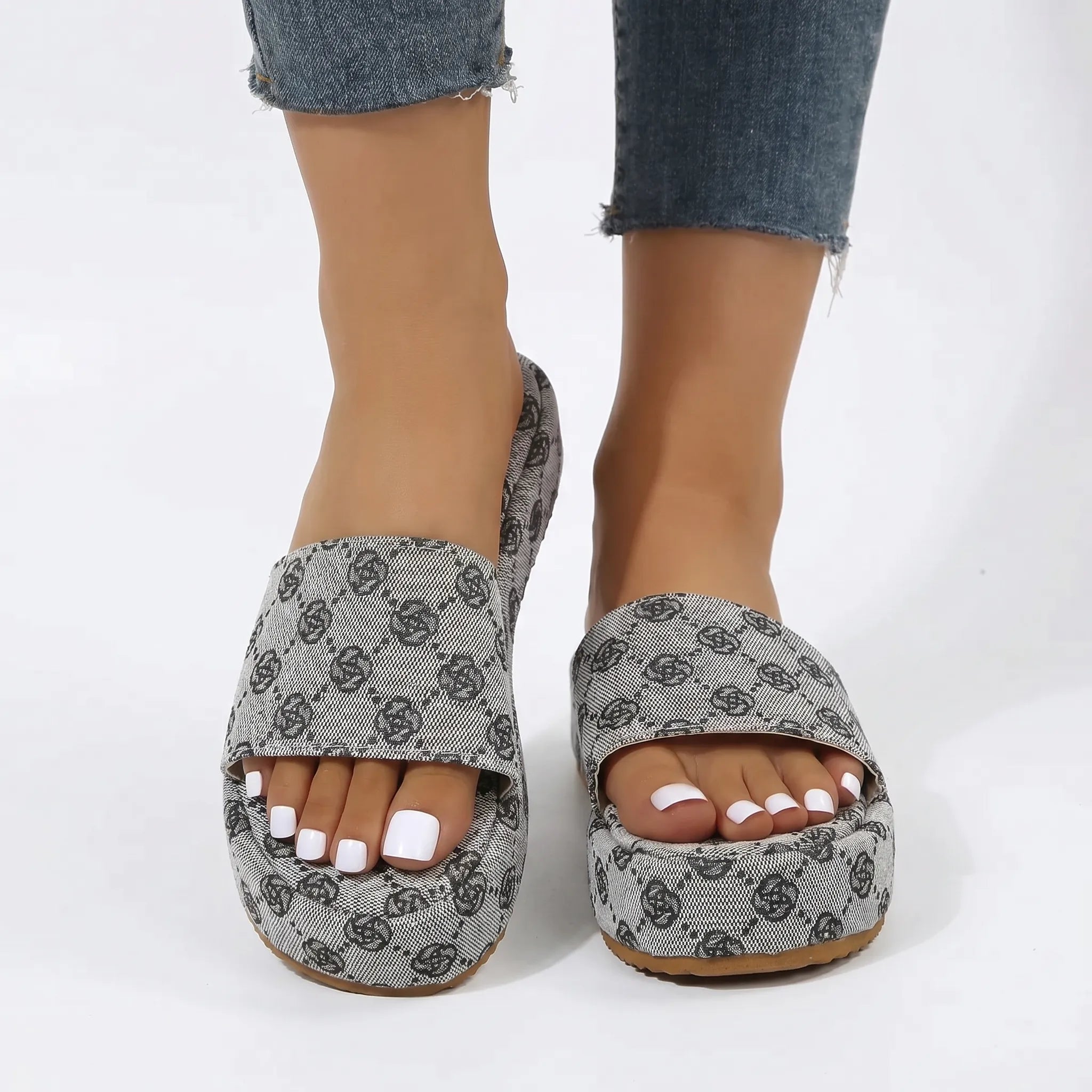 Nordspur | Motivira Patterned Flat Slide Sandals