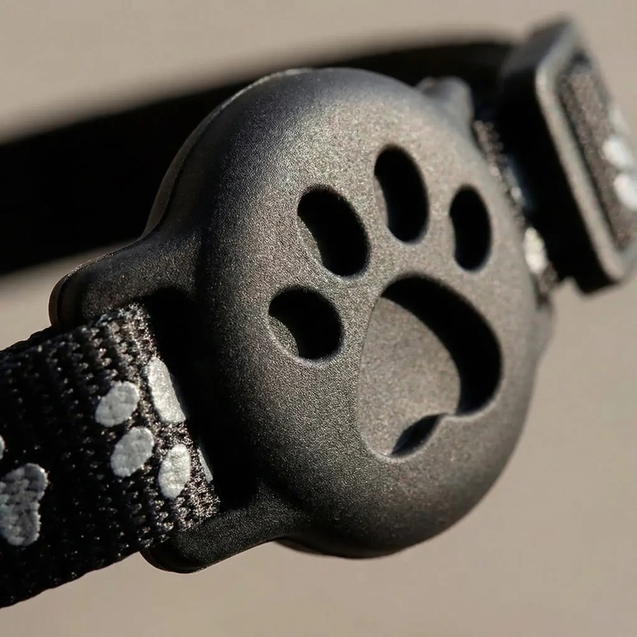 Nordspur | Pawtrackr GPS-Enabled Adjustable Pet Collar
