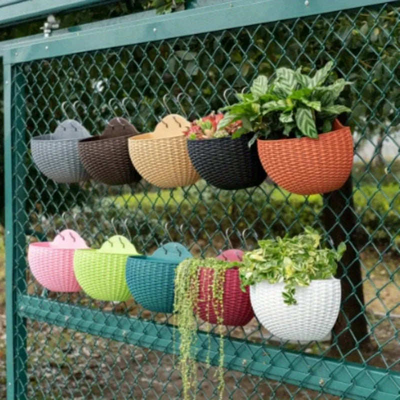 Nordspur | Rattabloom Half-Round Hanging Planter