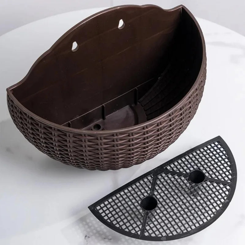 Nordspur | Rattabloom Half-Round Hanging Planter