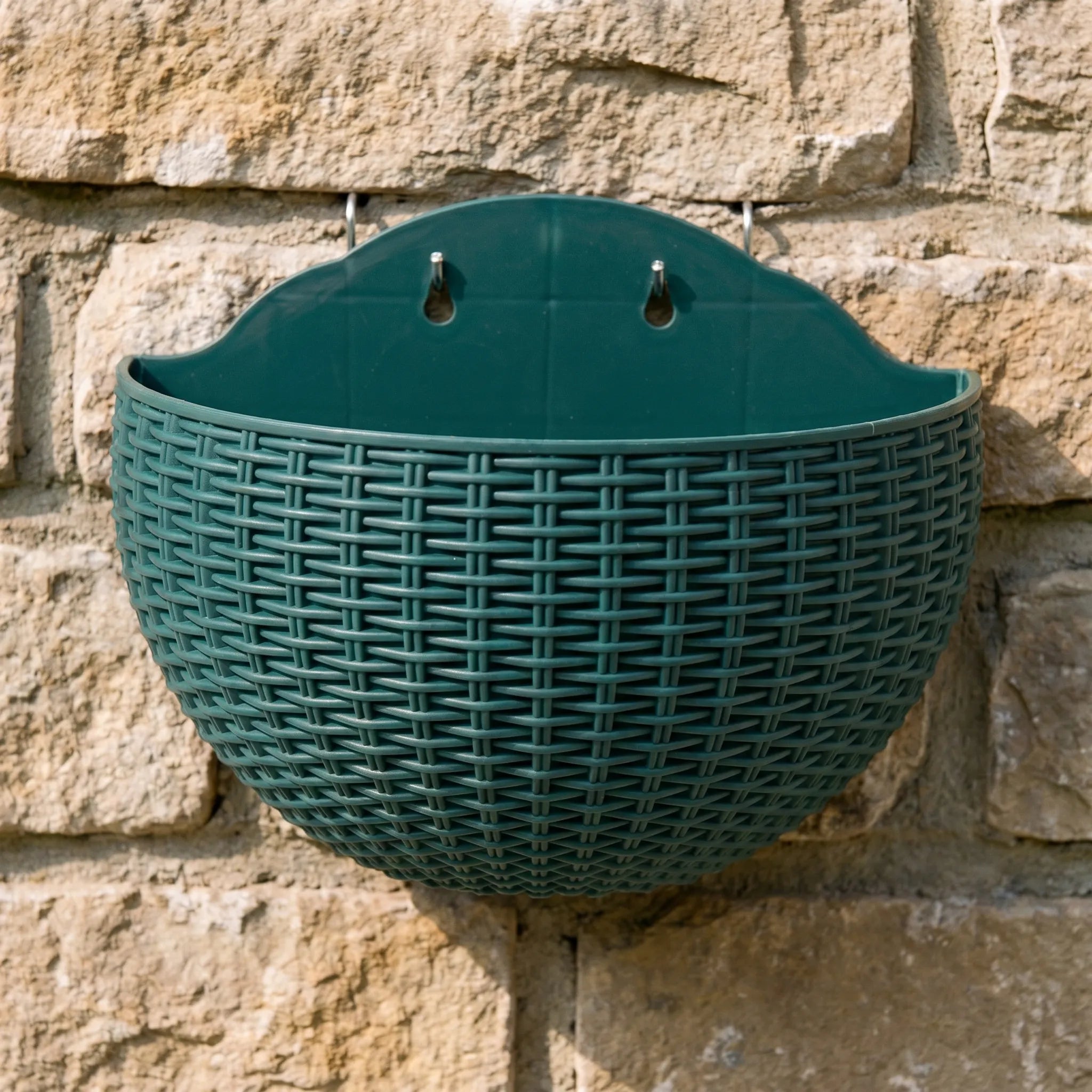 Nordspur | Rattabloom Half-Round Hanging Planter