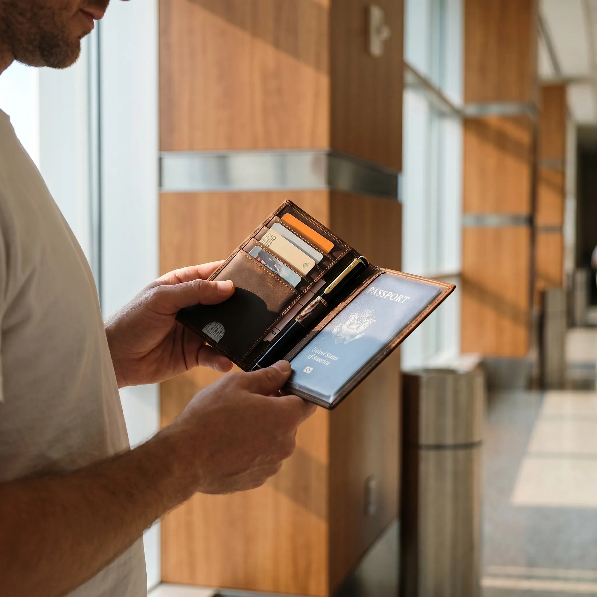 Nordspur | Roamify Bi-Fold Travel Wallet