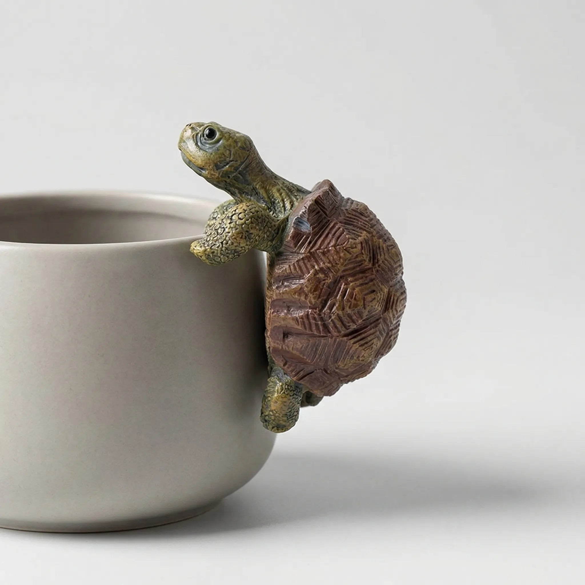 Nordspur | Shellgrip Miniature Pot-Hanging Tortoise Figurine