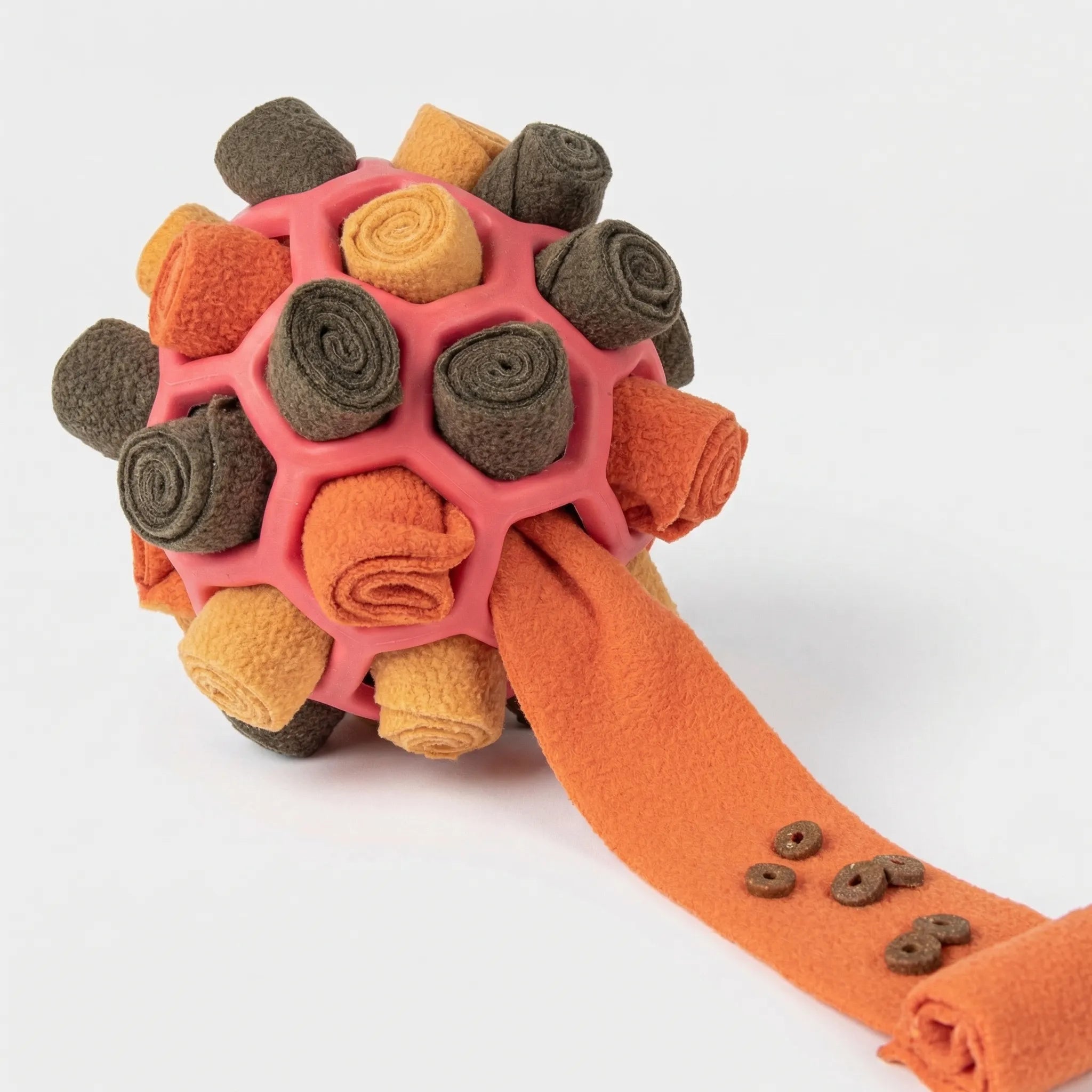 Interaktiver Schnüffelball für Hunde mit Leckerli-Taschen und Riemengriff
