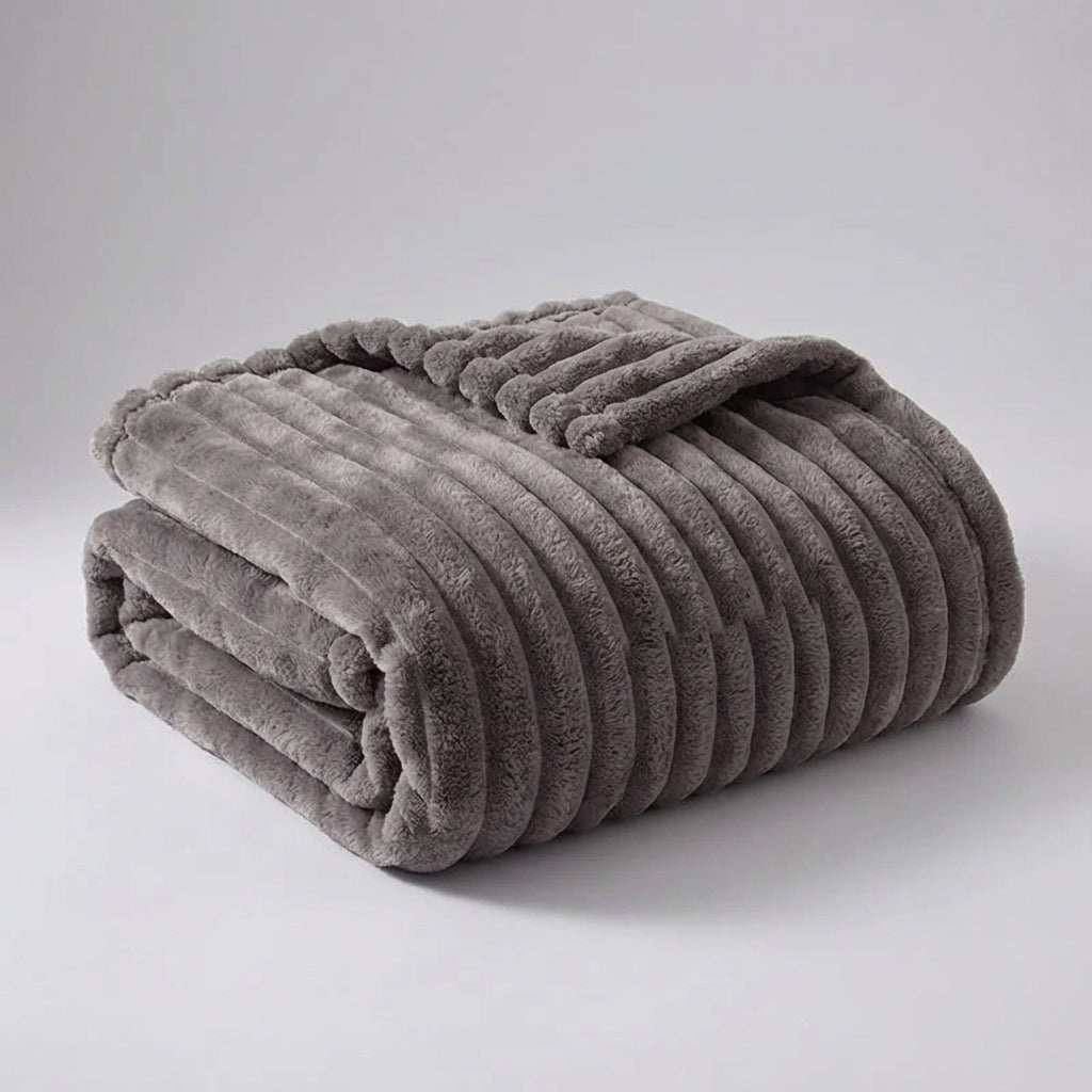 Nordspur | Snuglyn Plush Ribbed Throw Blanket