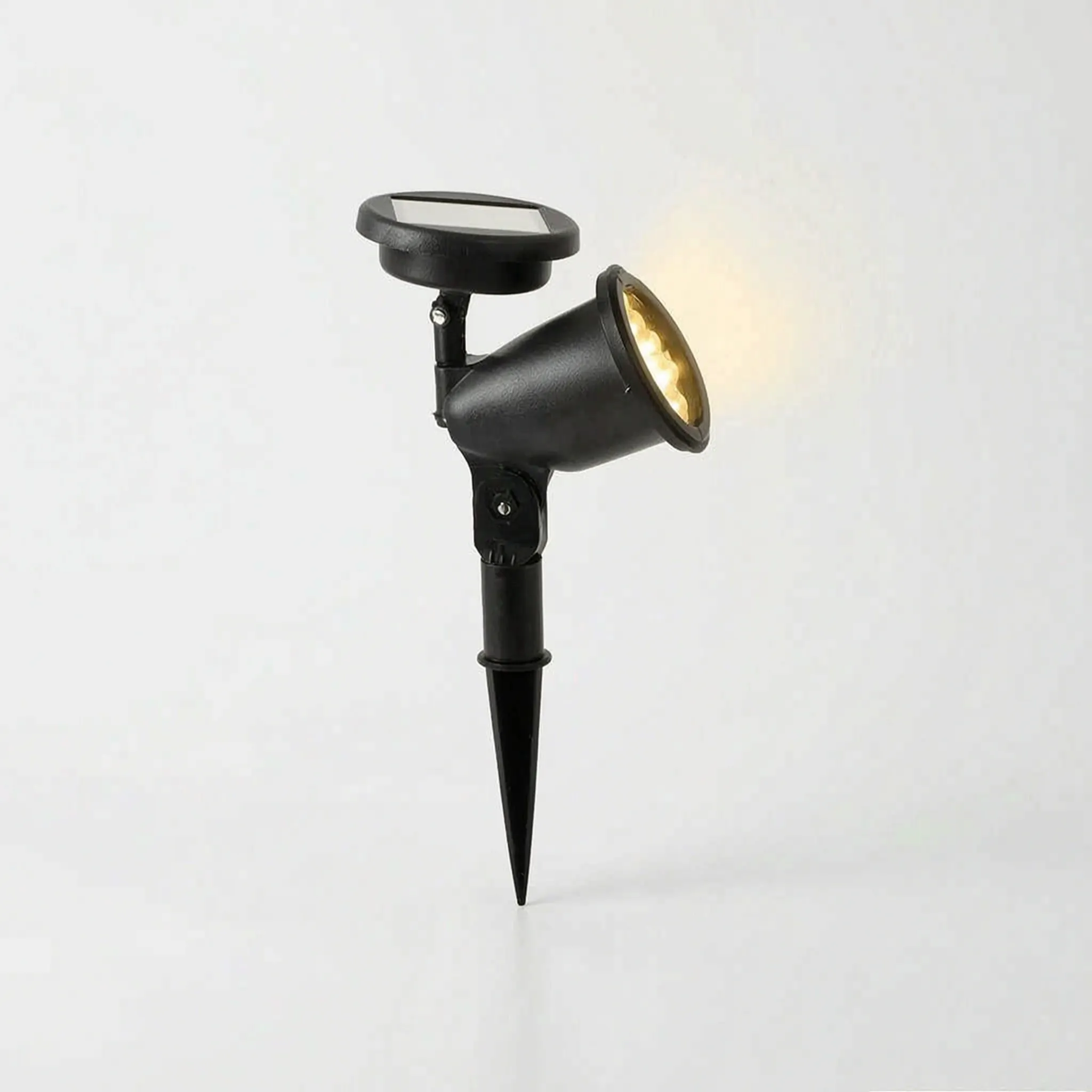 Nordspur | Solflare Outdoor Solar Powered Spotlight