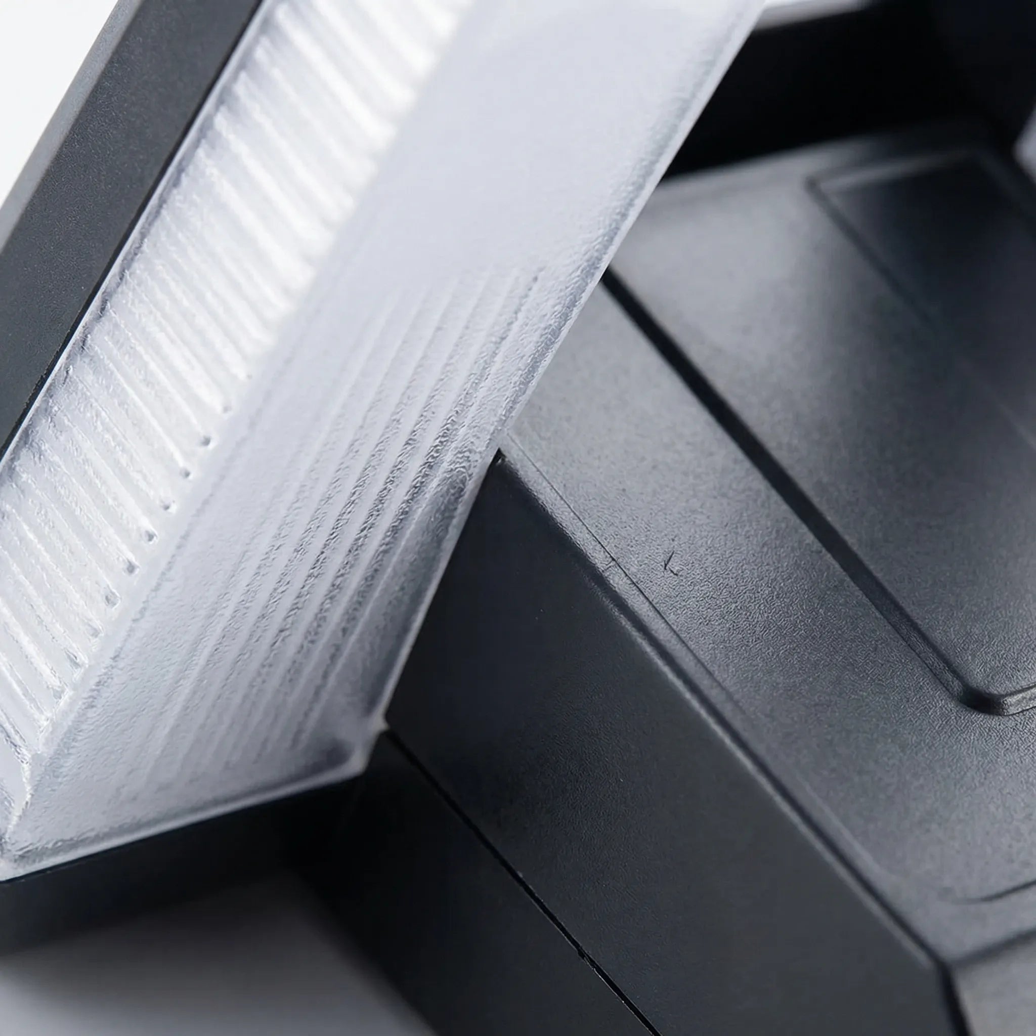Nordspur | Solufold Foldable Solar-Powered Outdoor Wall Spotlight