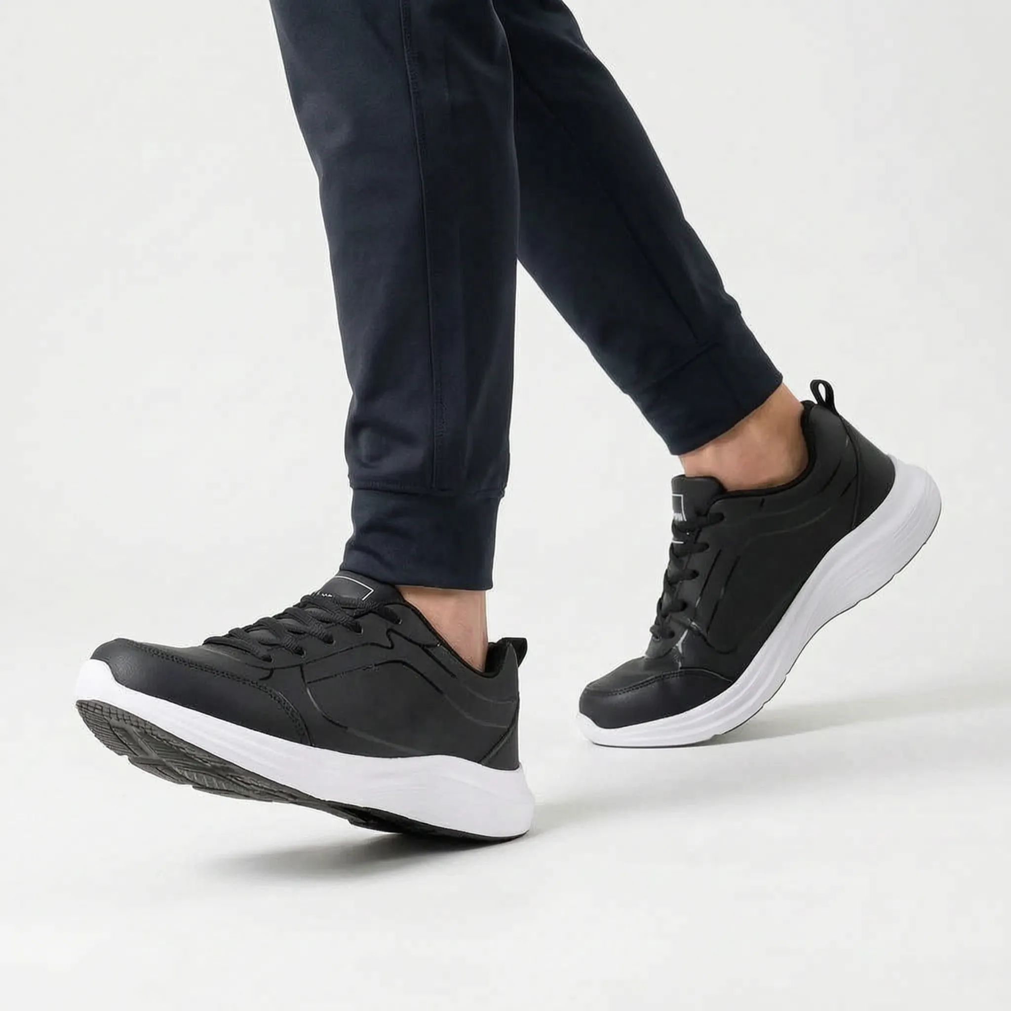 Nordspur | StratusGrip Mens Black Trainers