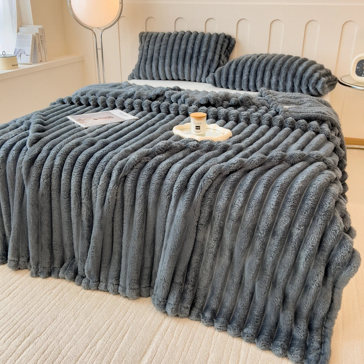 Nordspur | Thick Striped Coral Fleece Blanket