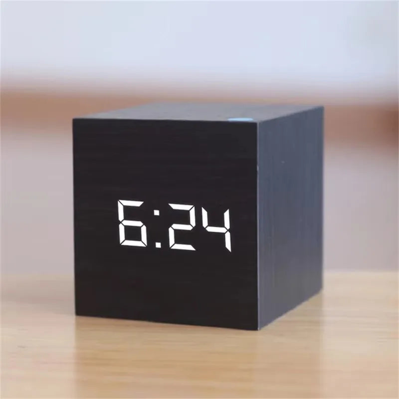 Nordspur | Timbrik Square Wooden Digital Clock