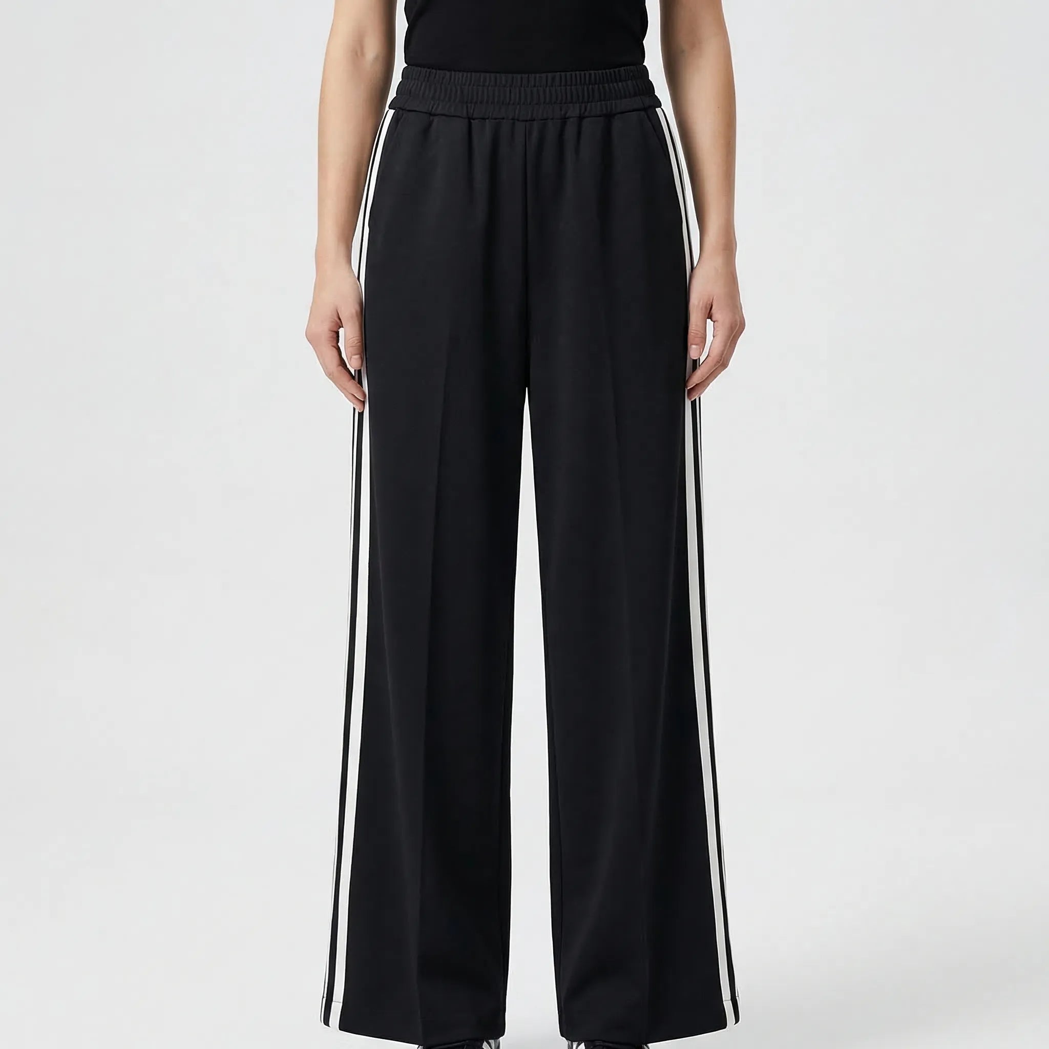 Nordspur | Traxenne Black And White Stripe Two-Piece Tracksuit