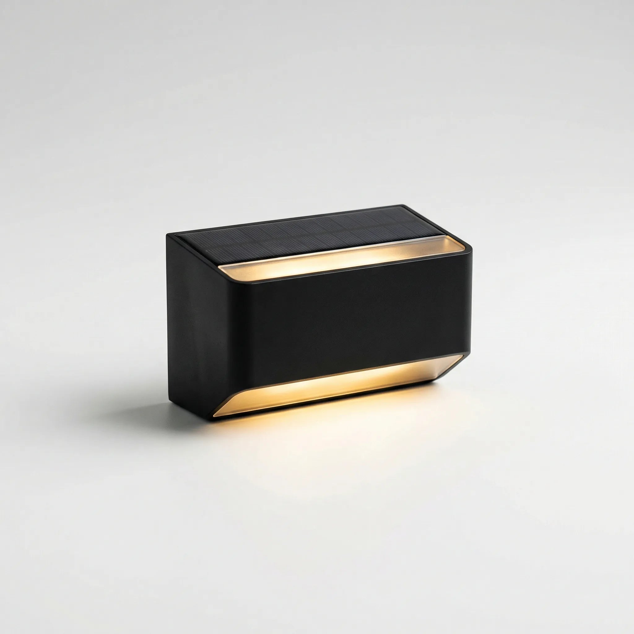 Nordspur | Walloray Solar-Powered Outdoor Up-Down Wall Light
