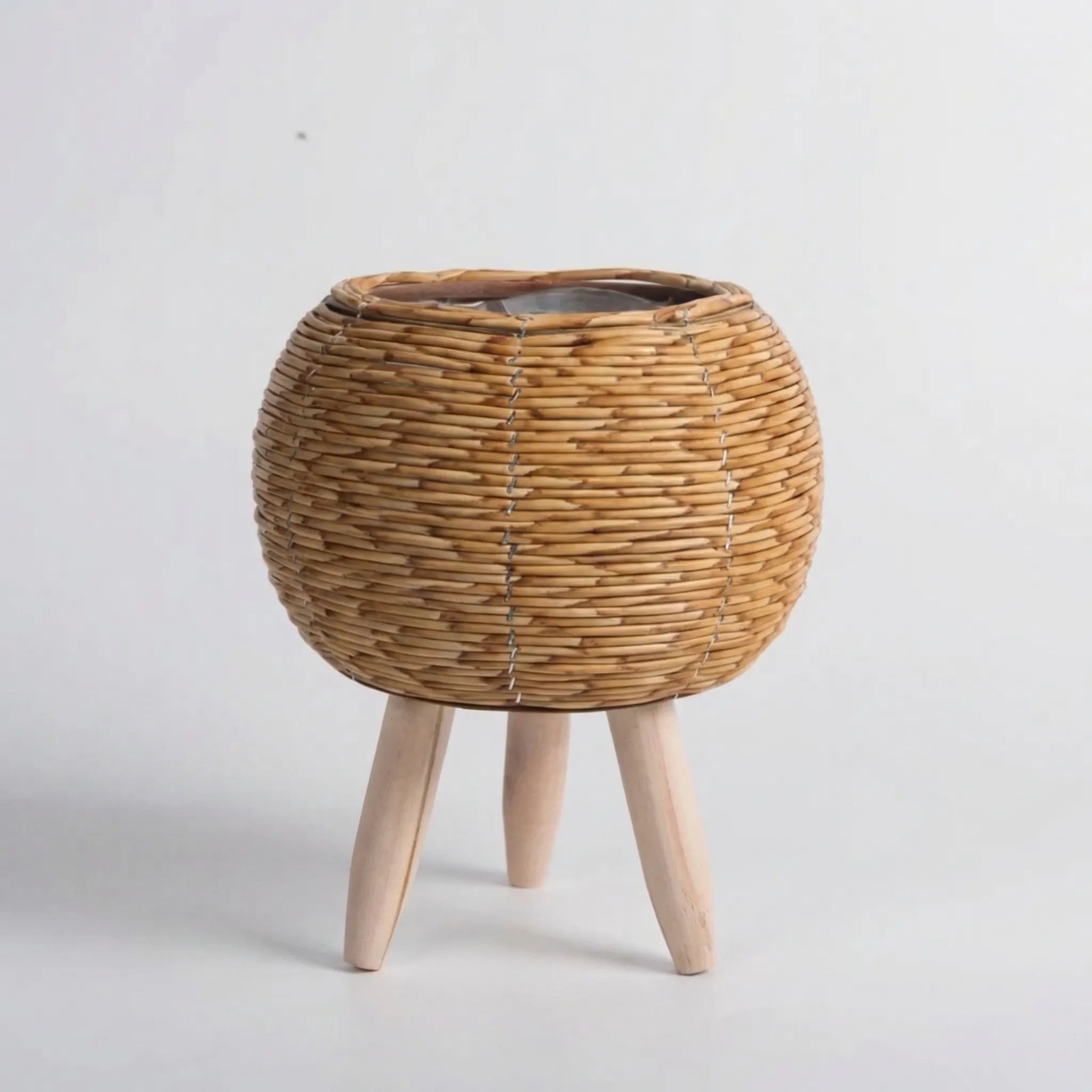 Nordspur | Wicklow Woven Rattan Planter With Raised Legs