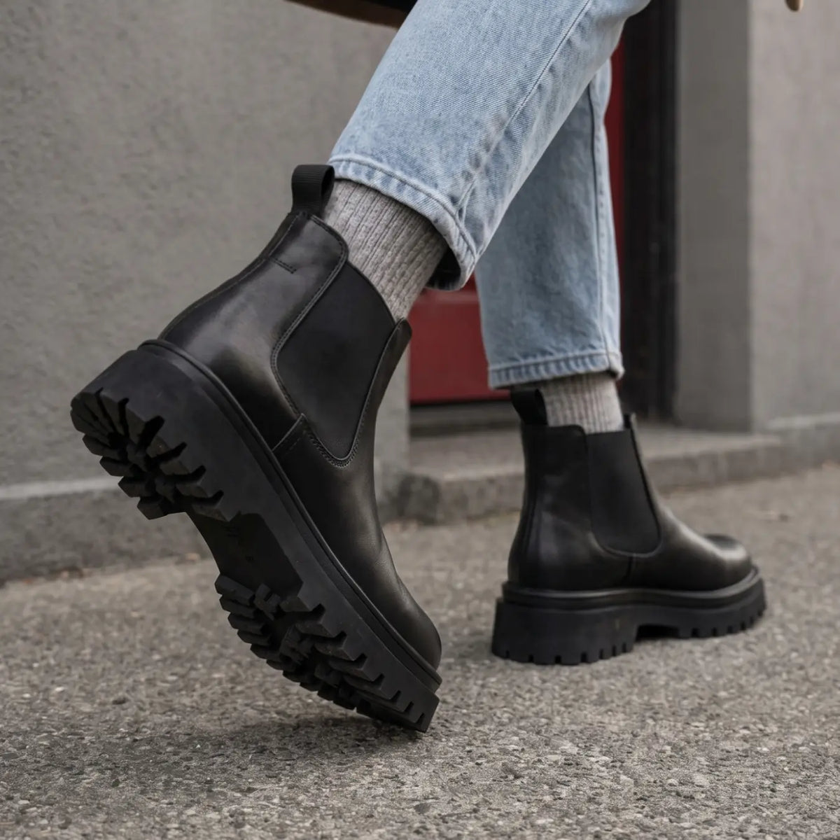 9cm (3.5") Elevator Chelsea Boots