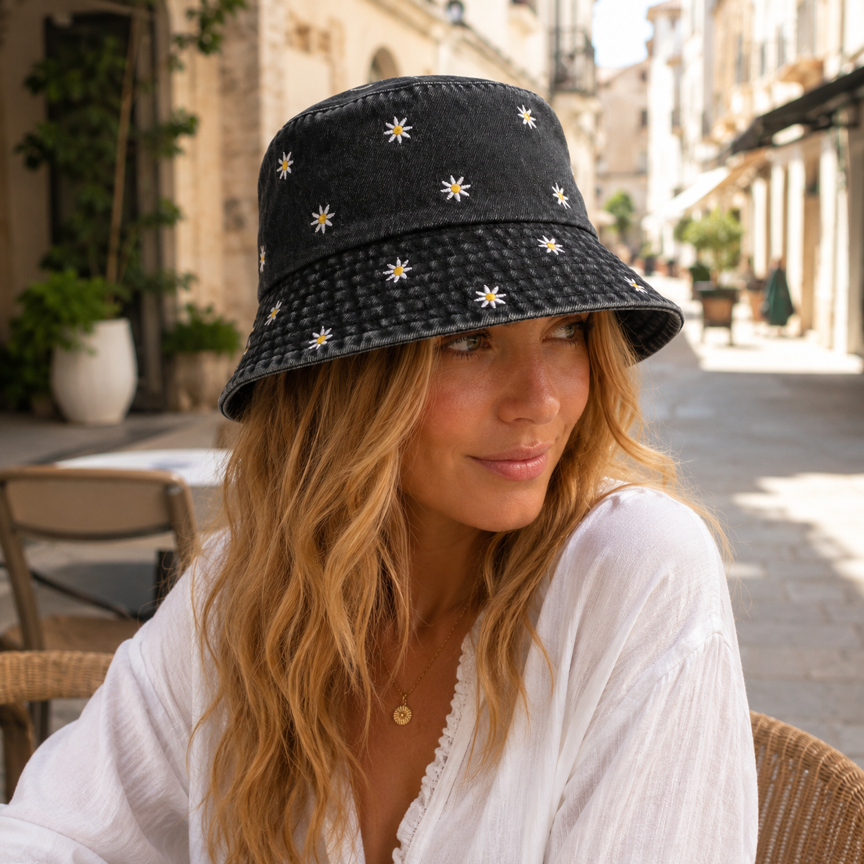 Nordspur | Daislyn Daisy Embroidered Bucket Hat