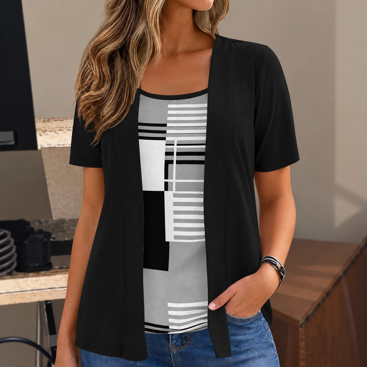 2-in-1 Blouse with Open Overlay Effect and Geometric Print / Two Layers in a Modern Look