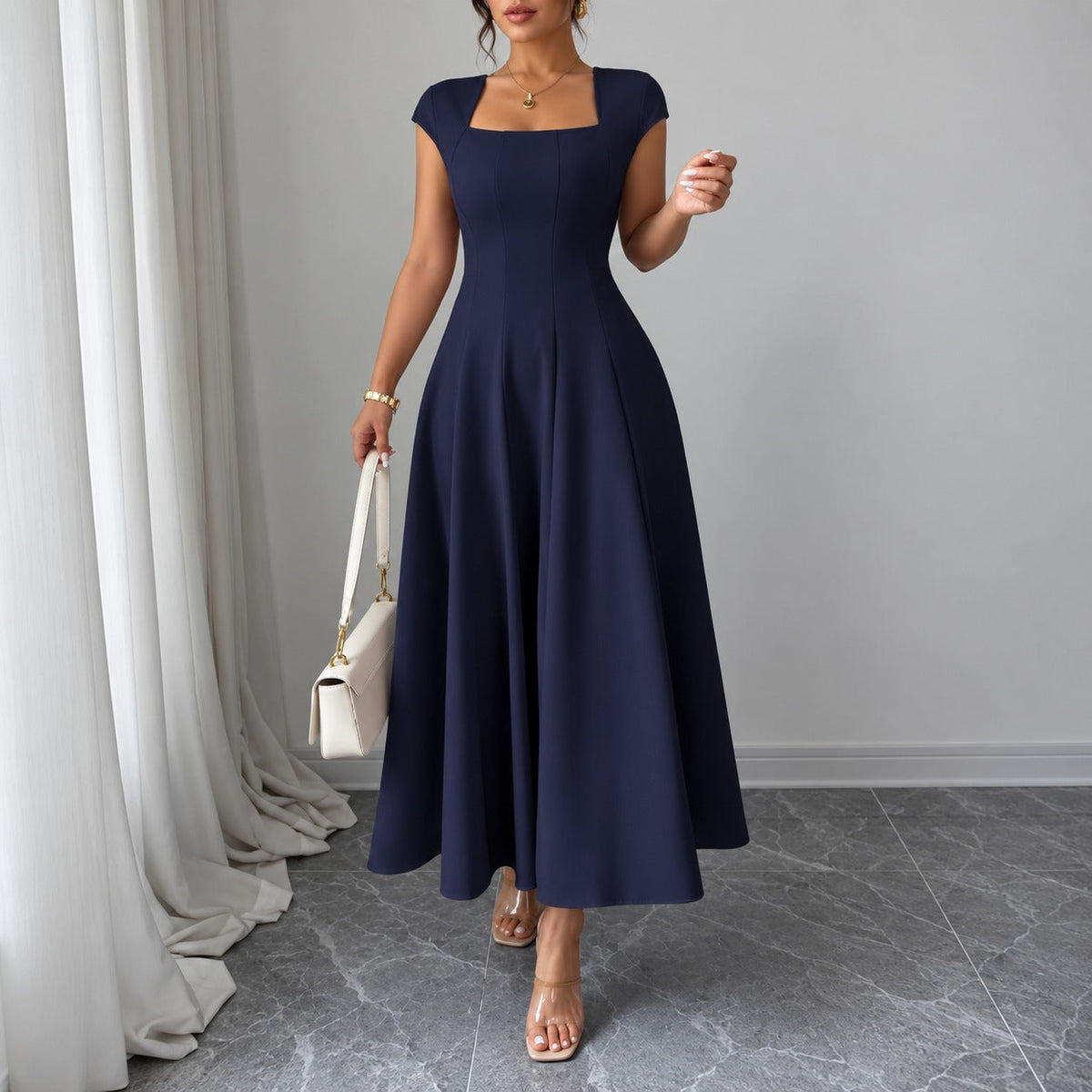 Square Neck Dress with A-Line Skirt / A Classic Silhouette that Enhances Proportions