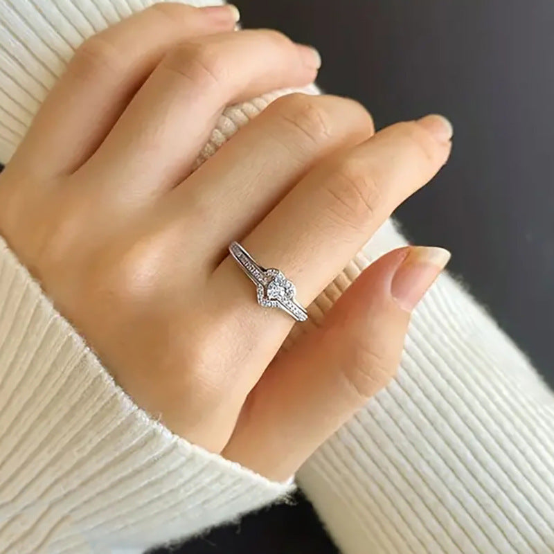 Elegant 925 Sterling Silver Heart Ring with Sparkling Zirconia
