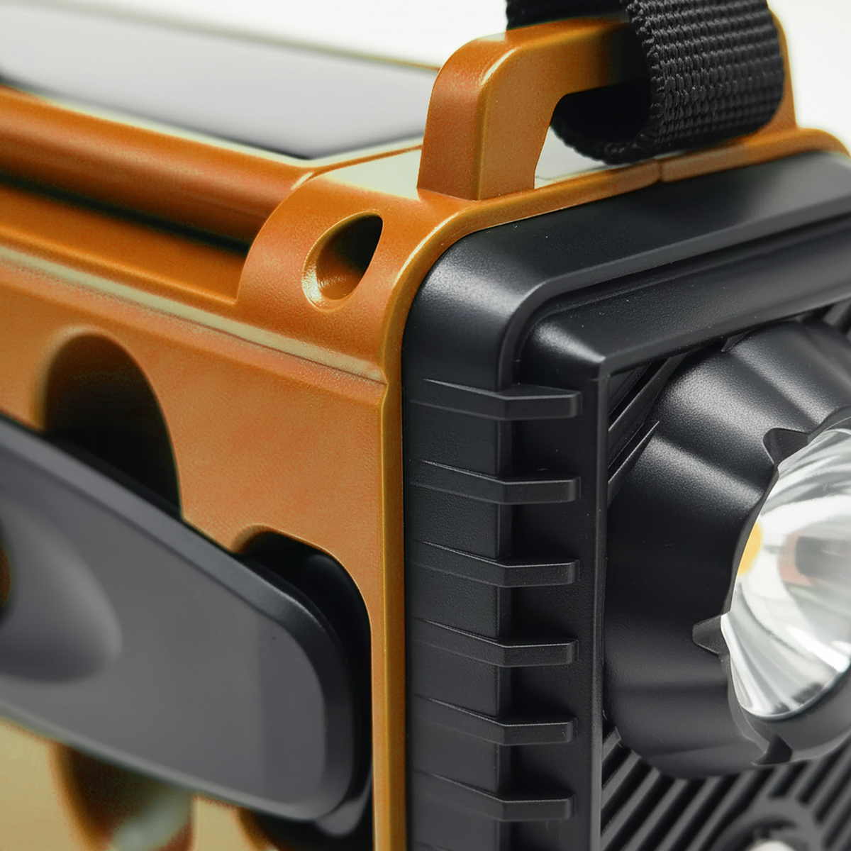Emergency Radio - Hand Crank & Solar Powered - Powerful 8,000mAh Power Bank