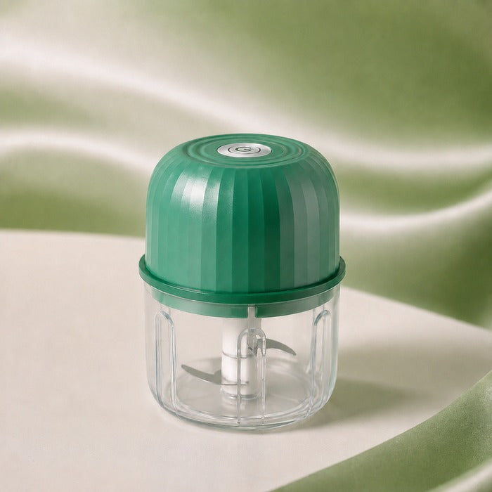 Wireless Mini Chopper for Garlic, Onions and Herbs in Seconds