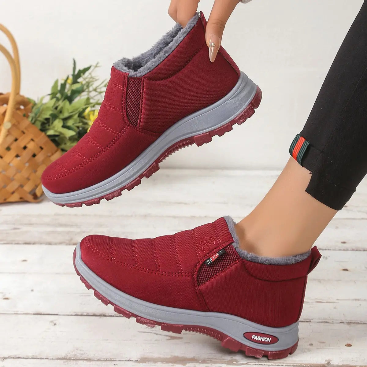 Unisex Winter Boots with Fluffy Lining, Warm, Comfortable and Non-Slip, Ideal for Cold Weather