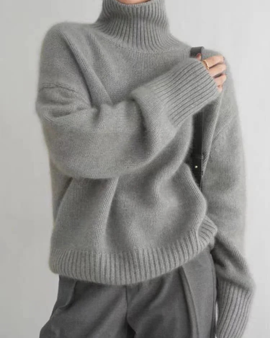 Amelia Cashmere Turtleneck Top Luxurious Black or White
