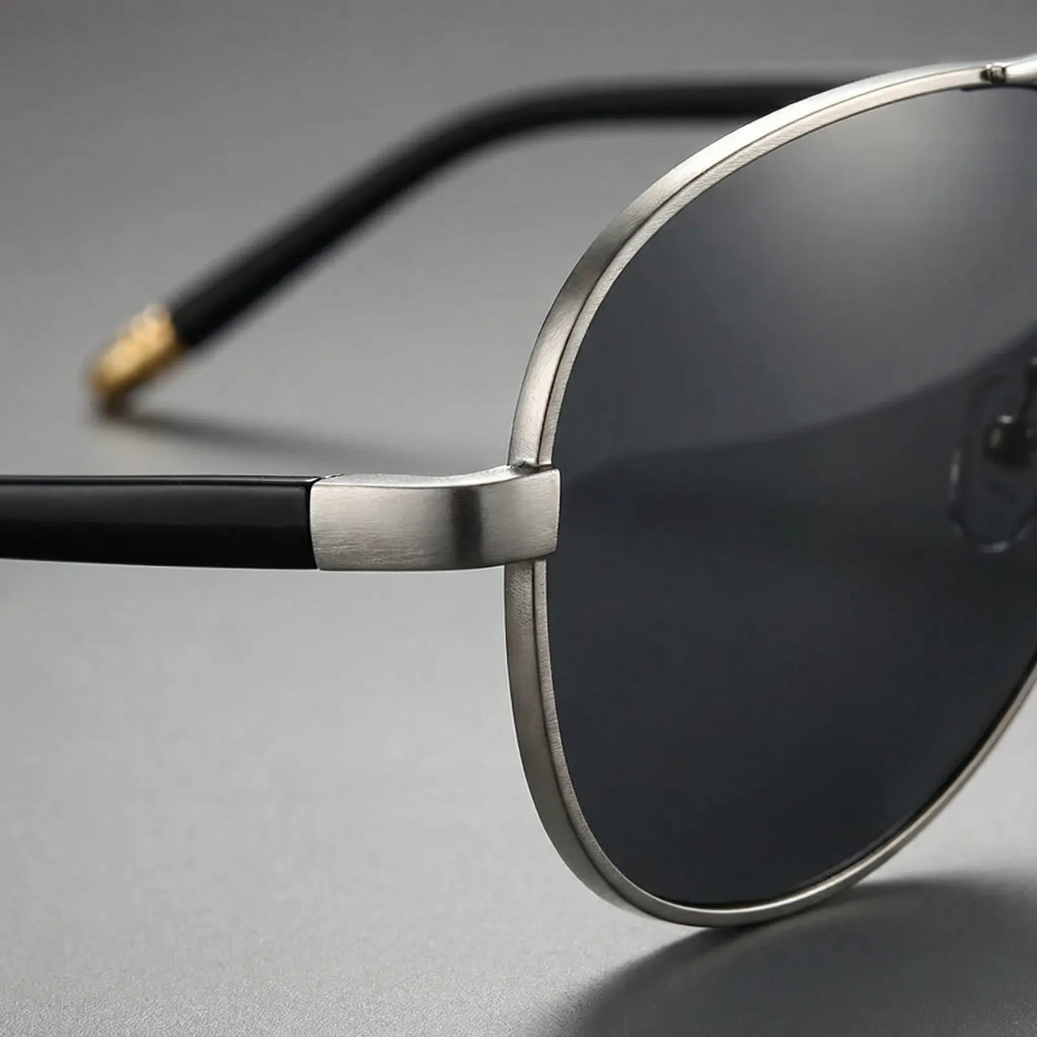 Nordspur | Avirex Polarised Aviator-Style Driving Sunglasses