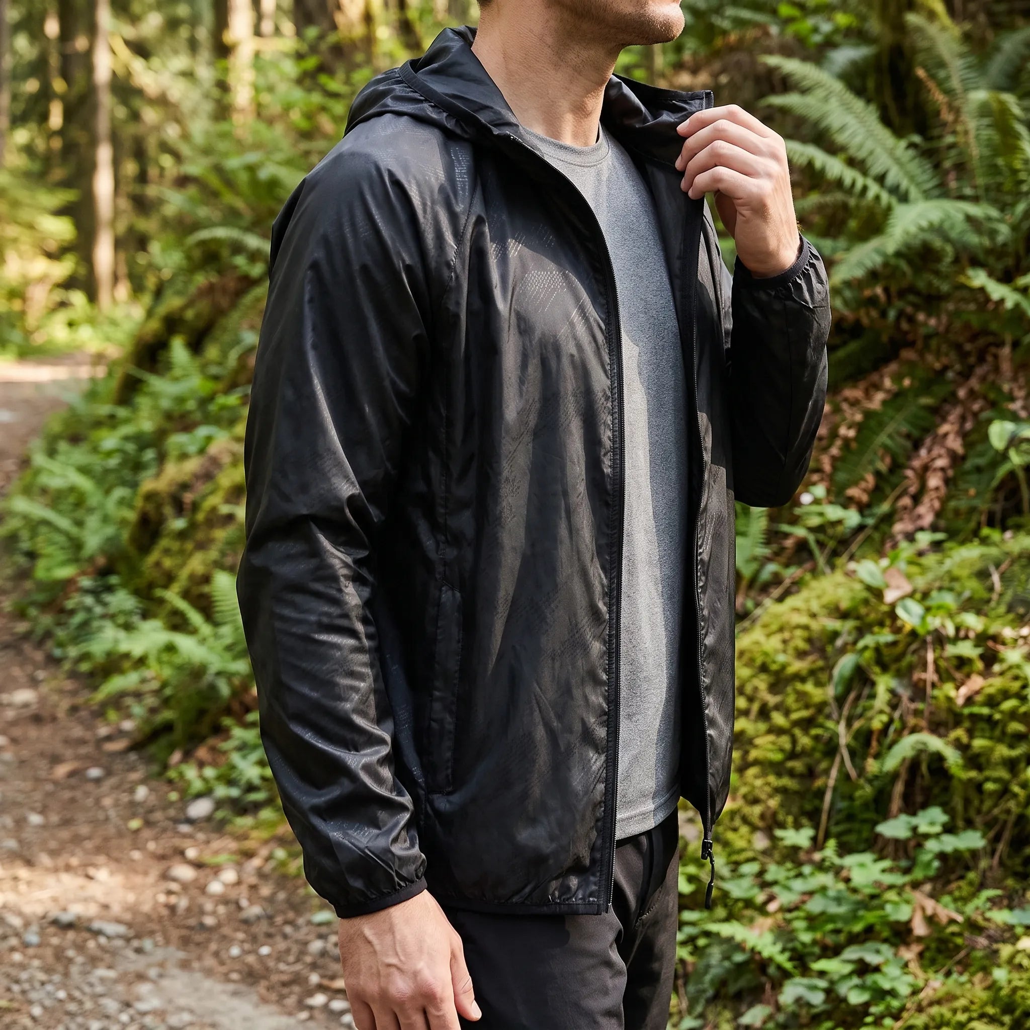 Nordspur | BreezeGuard Lightweight Water-Repellent Running Jacket